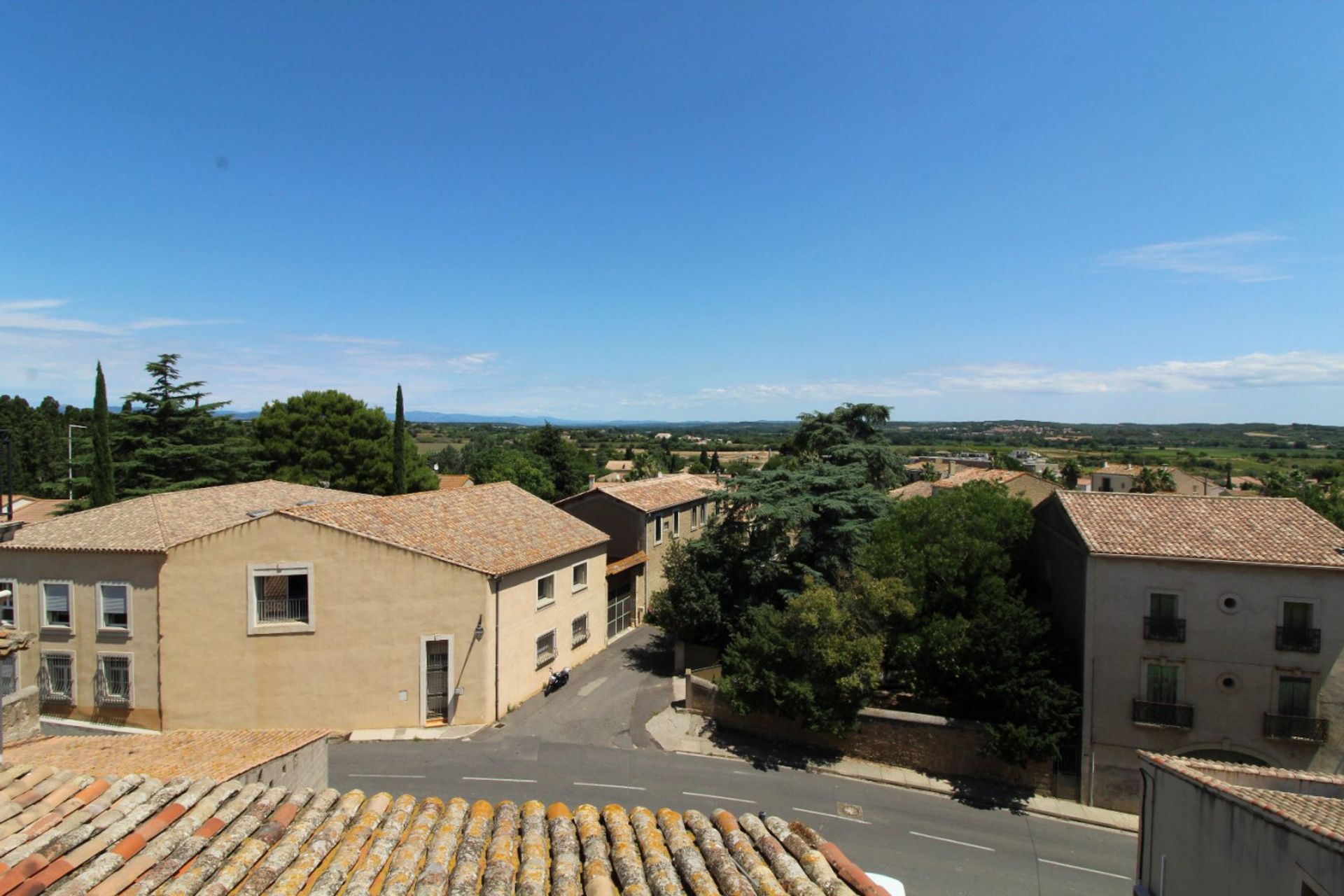 Hus i Nezignan-l'Eveque, Occitanie 10926156