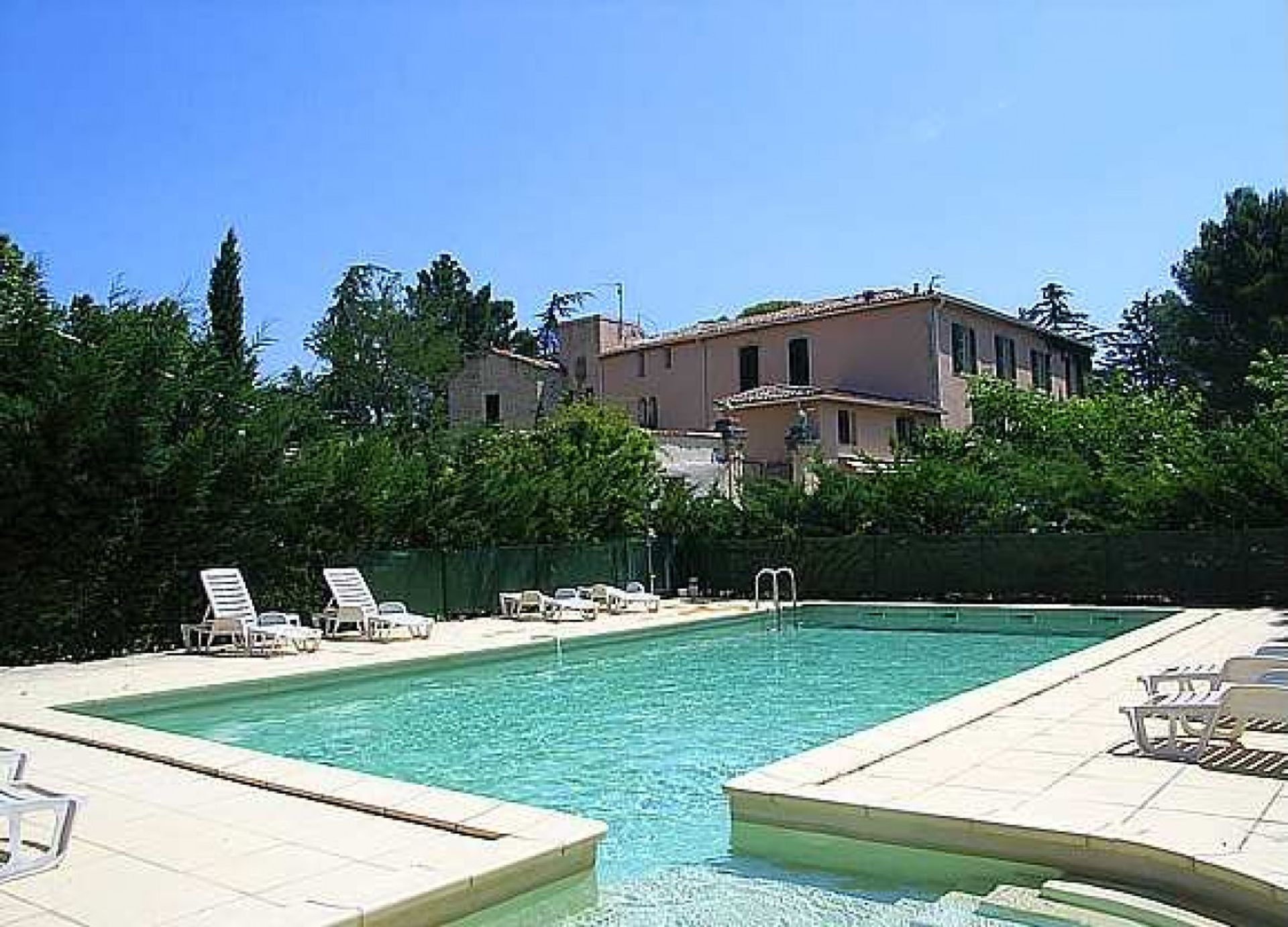 Condominium in Pézenas, Occitanie 10926364