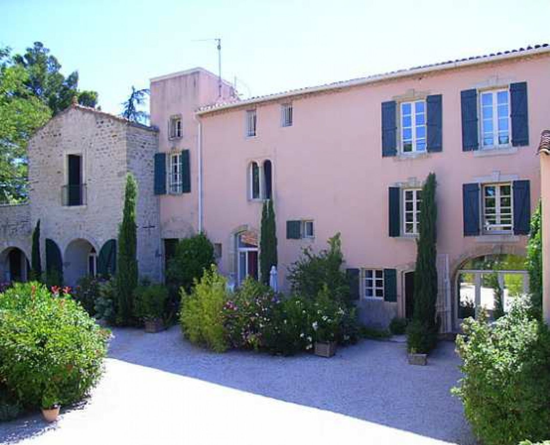 Condominium in Pézenas, Occitanie 10926364