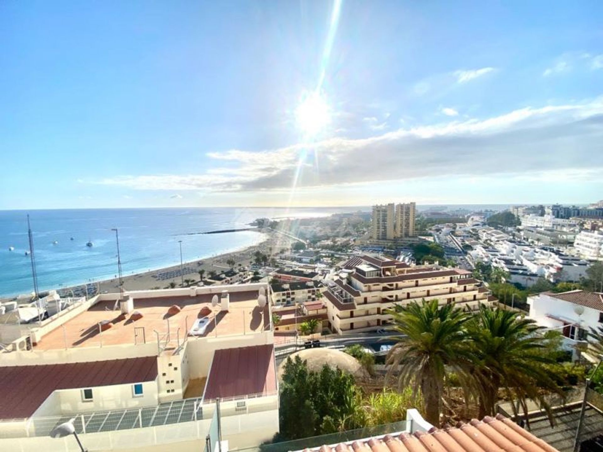 Condominium dans Los Cristianos, les îles Canaries 10926953