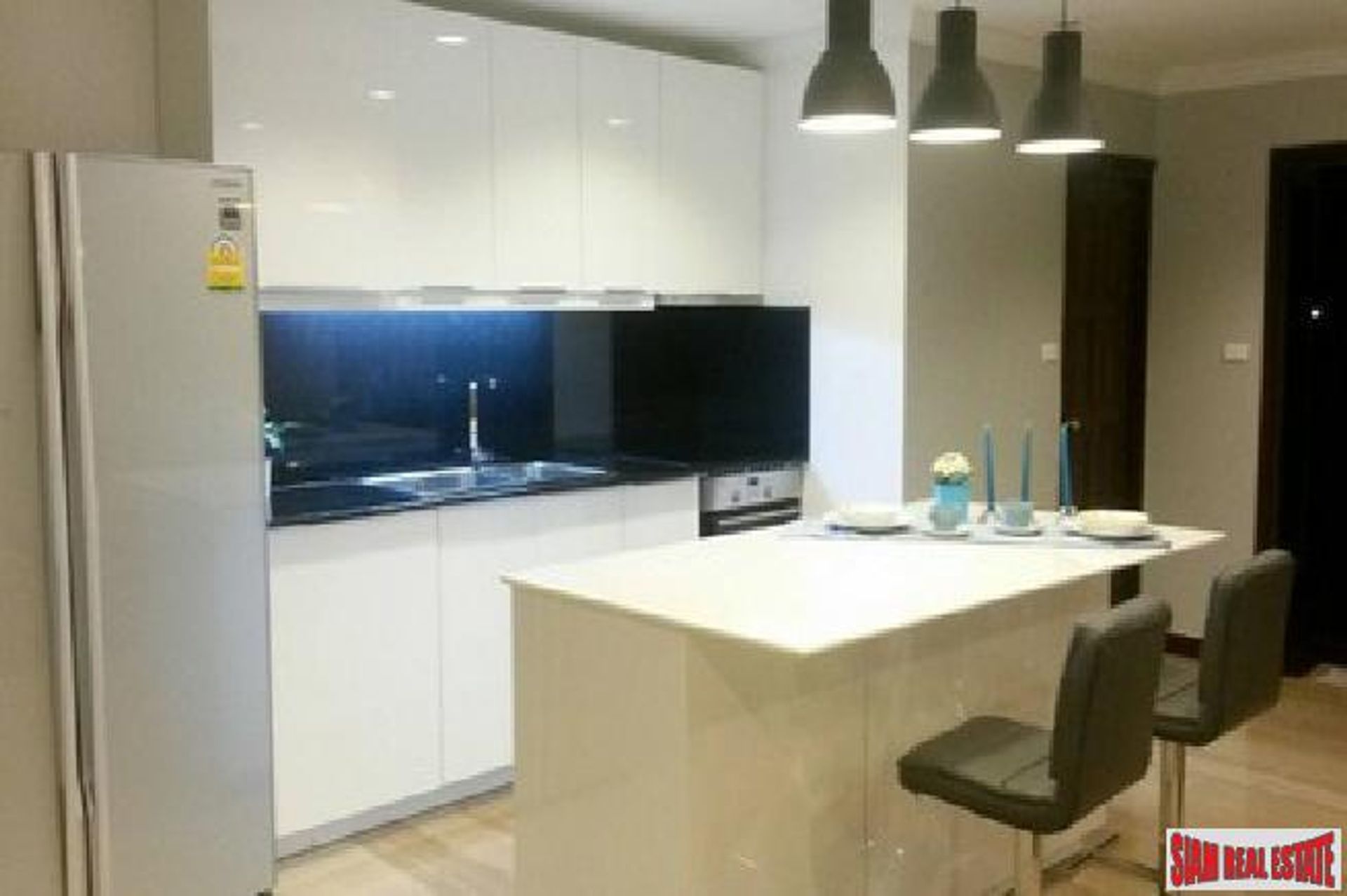 Condominium in Watthana, Krung Thep Maha Nakhon 10927486