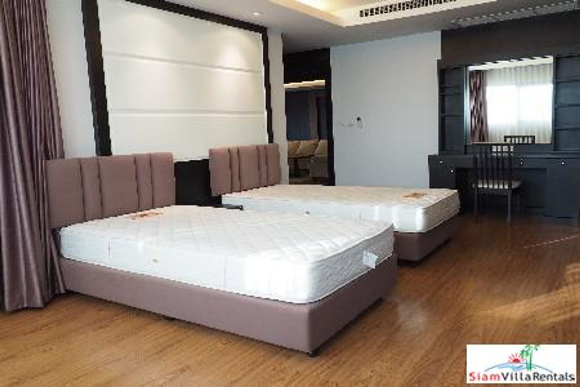 Condominium in Bang Rak, Krung Thep Maha Nakhon 10927572