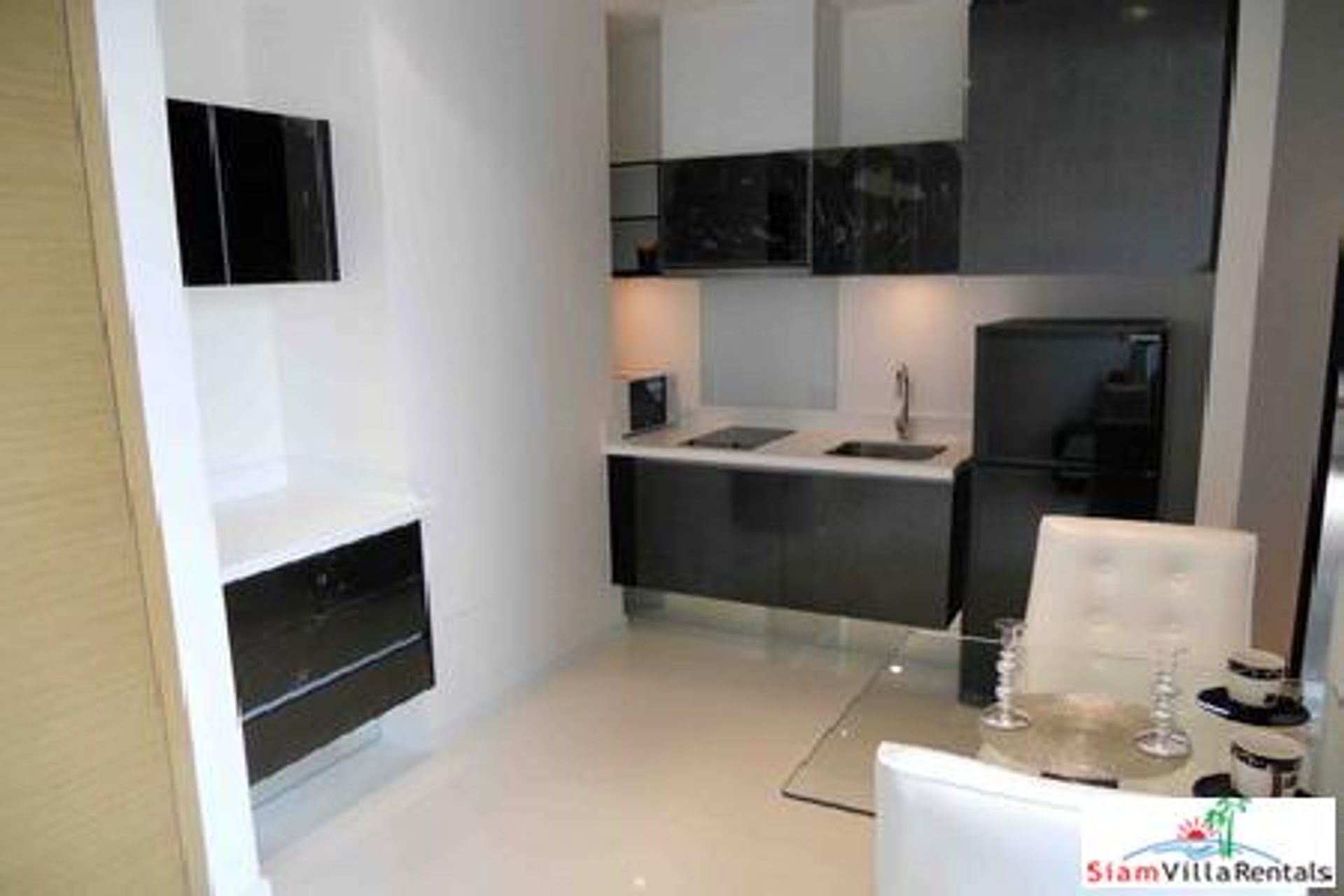 Condominium in Watthana, Krung Thep Maha Nakhon 10927579