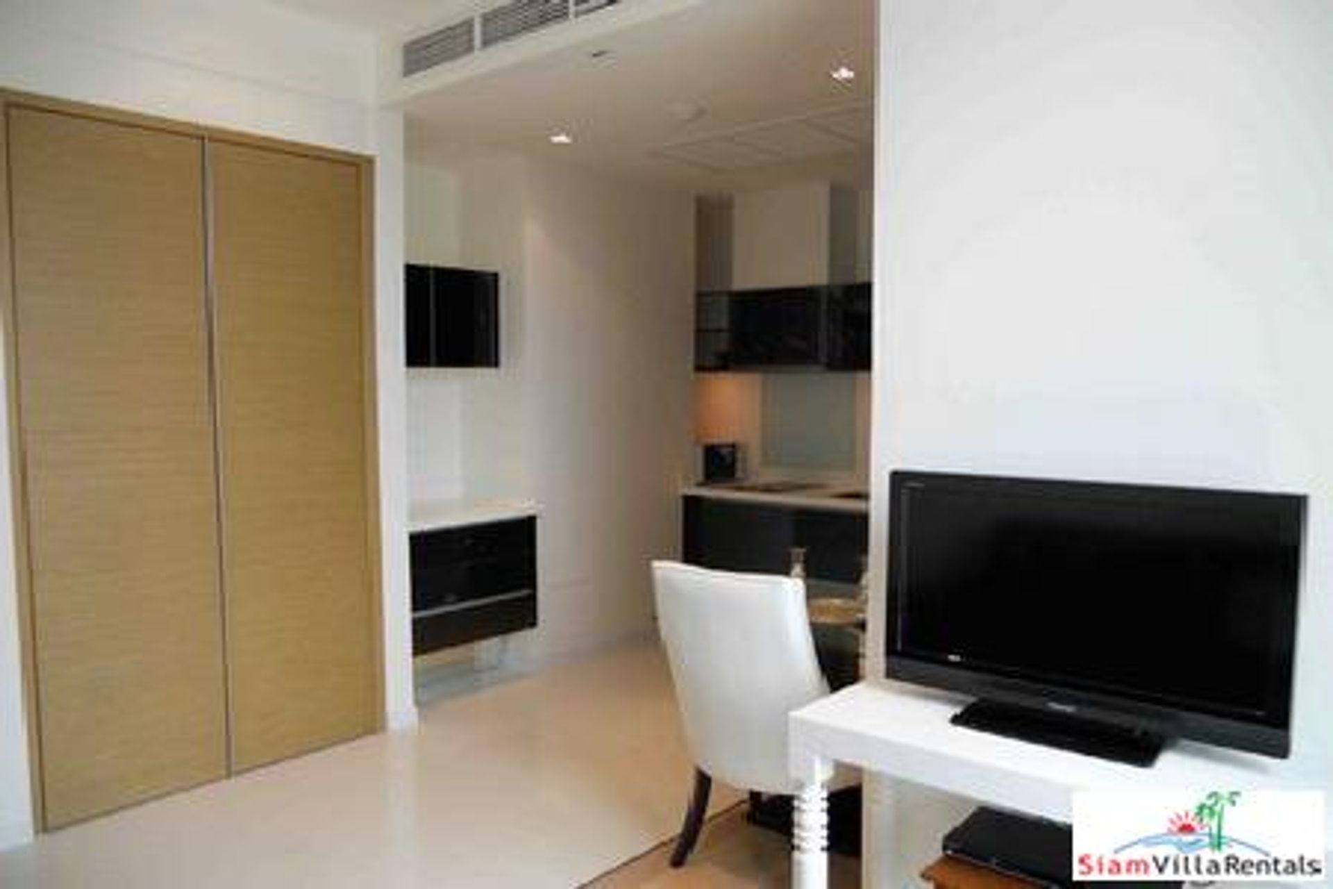 Condominium in Watthana, Krung Thep Maha Nakhon 10927579