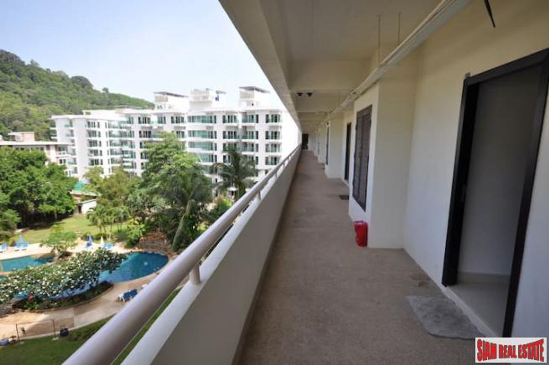 Condominium dans Pa Tong, Phuket 10927584