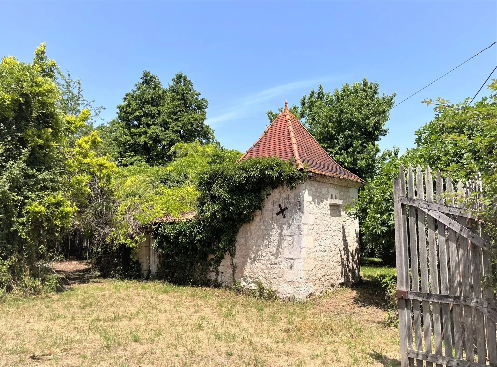 casa no Aubeterre-sur-Dronne, Nouvelle-Aquitaine 10927864