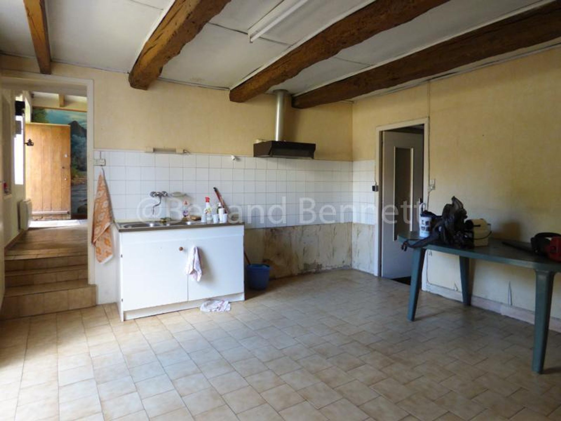 House in Chef-Boutonne, Nouvelle-Aquitaine 10927970