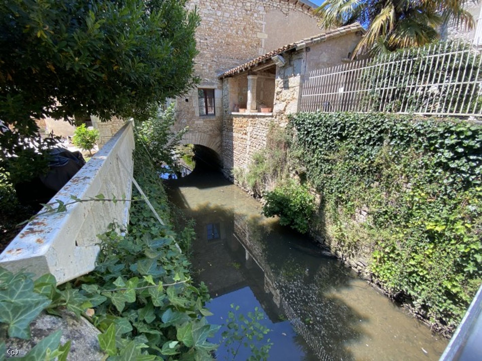 Casa nel Verteuil-sur-Charente, Nouvelle-Aquitaine 10928114