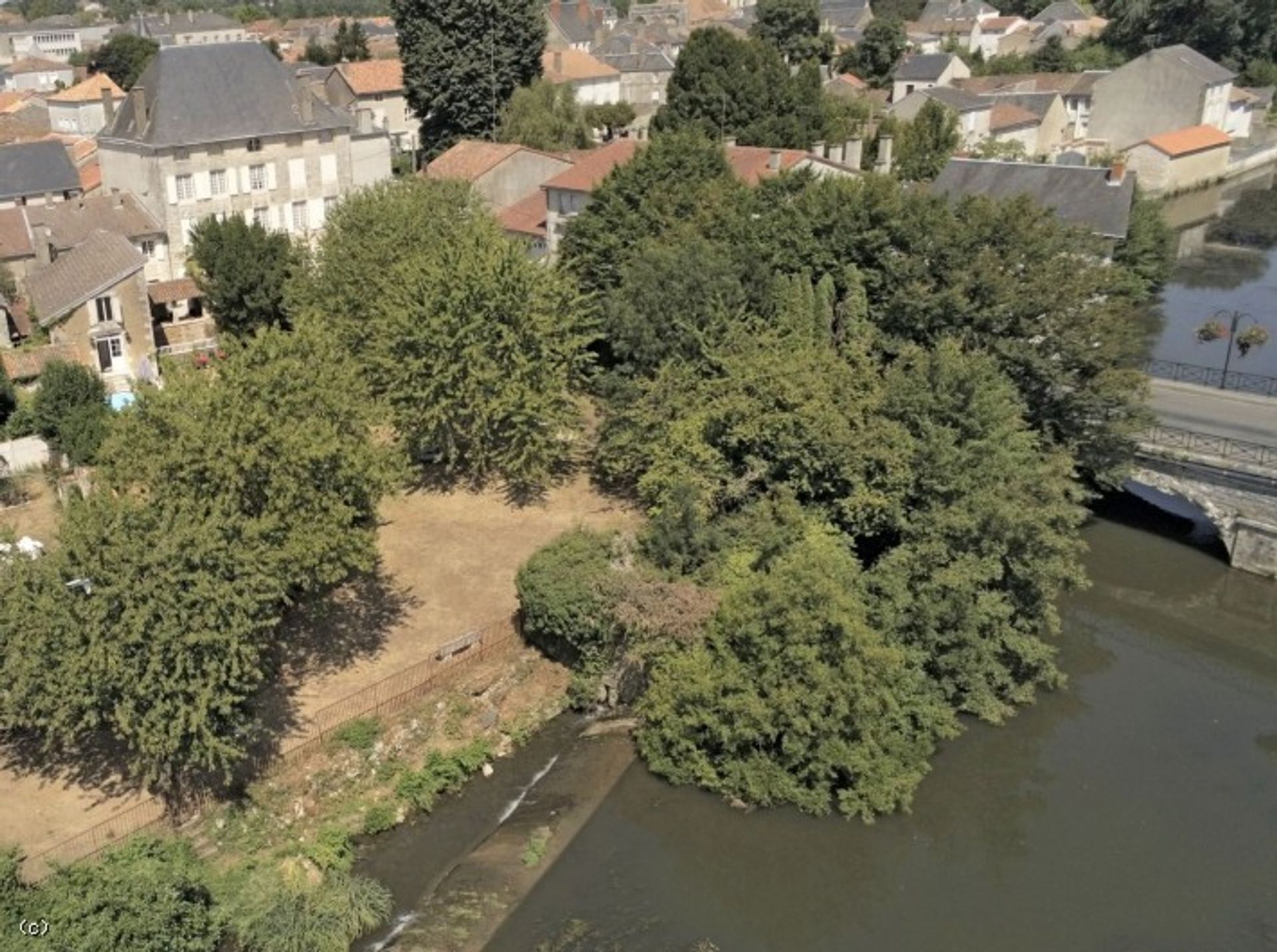 Haus im Verteuil-sur-Charente, Nouvelle-Aquitaine 10928114