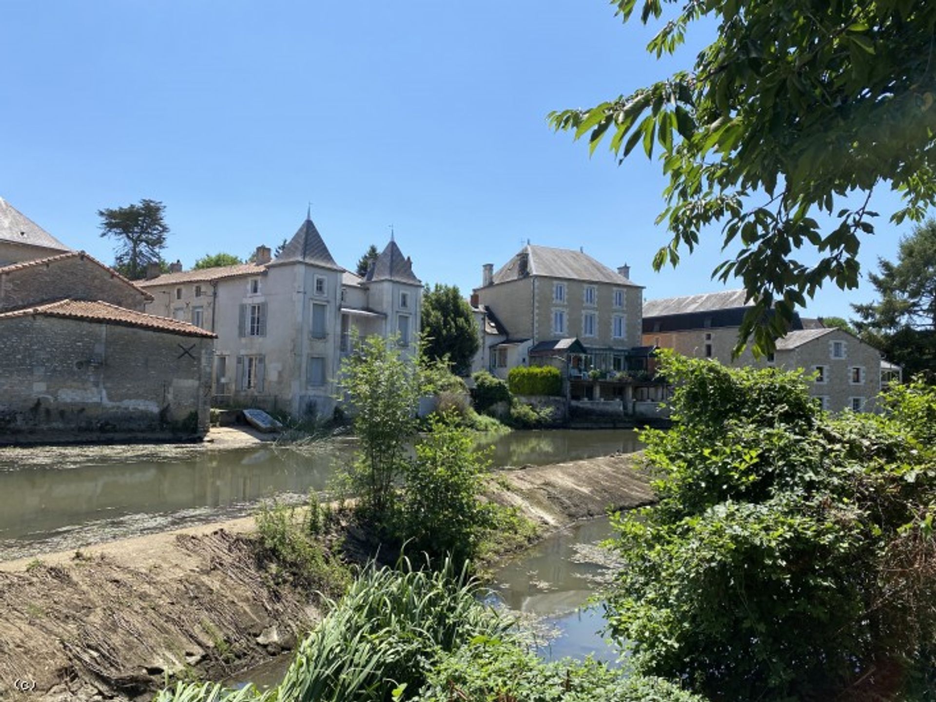 Hus i Verteuil-sur-Charente, Nouvelle-Aquitaine 10928114