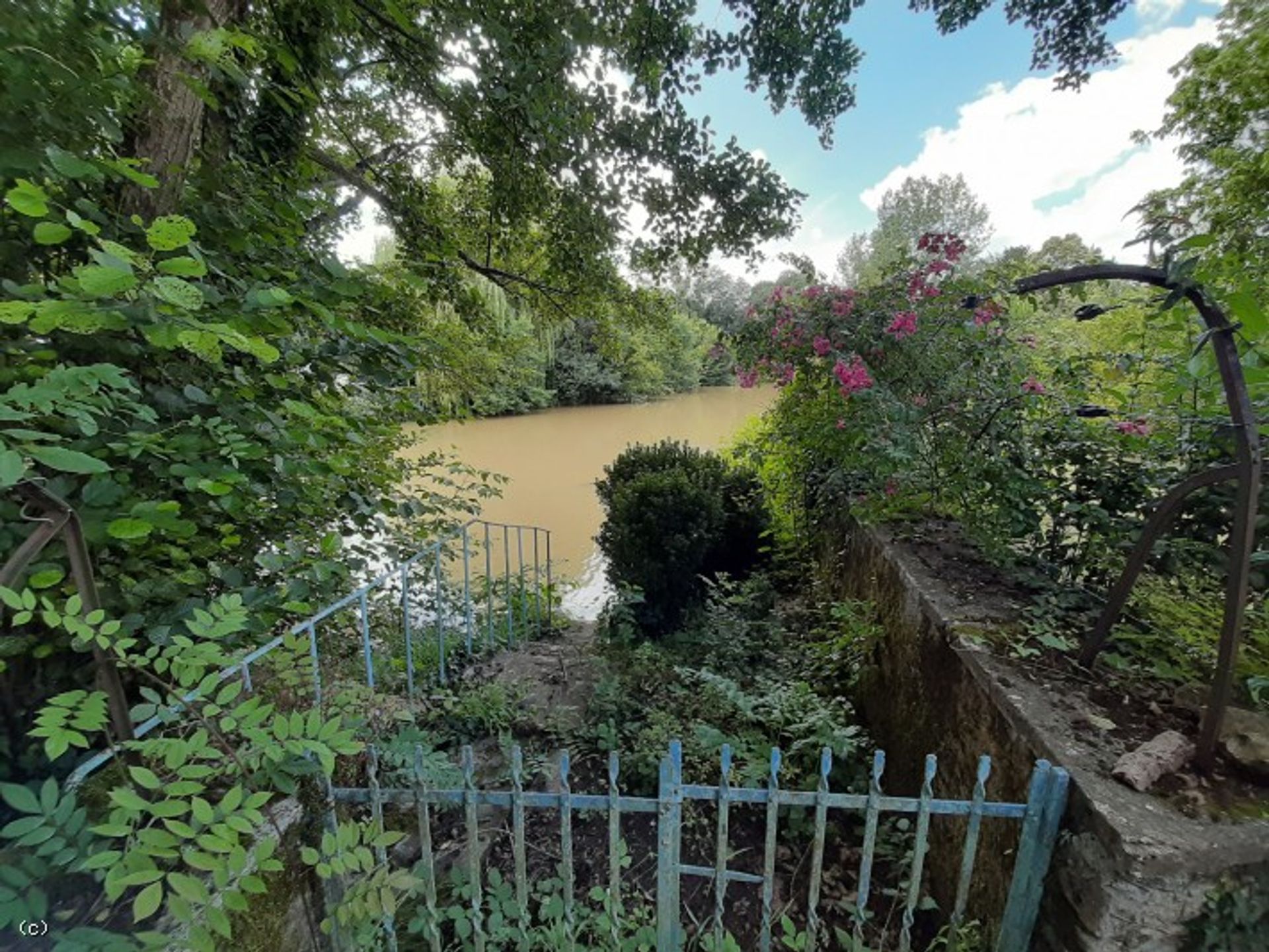 Casa nel Ruffec, Nuova Aquitania 10928122