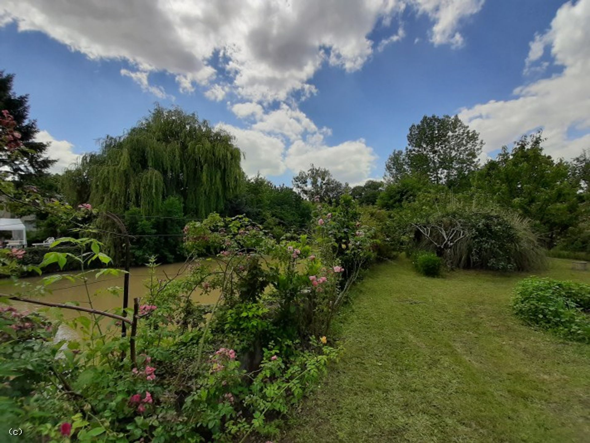 Casa nel Ruffec, Nouvelle-Aquitaine 10928122