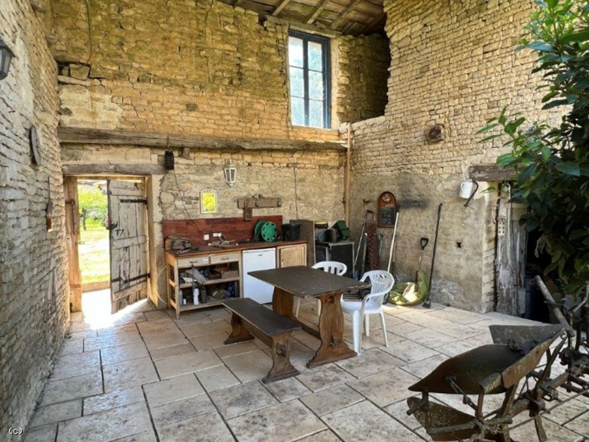 Rumah di Chef-Boutonne, Nouvelle-Aquitaine 10928162