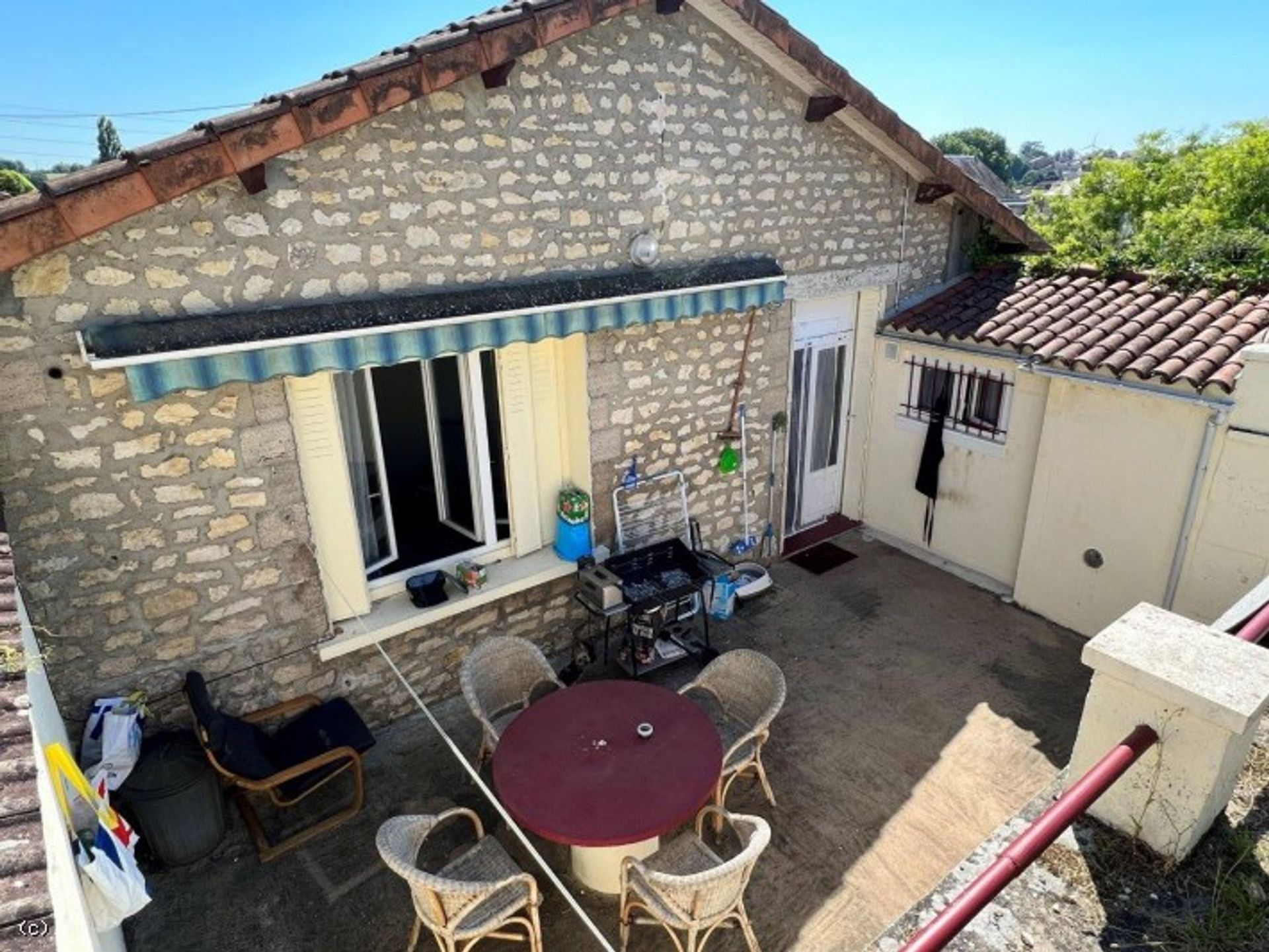 Huis in Ruffec, Nouvelle-Aquitaine 10928191