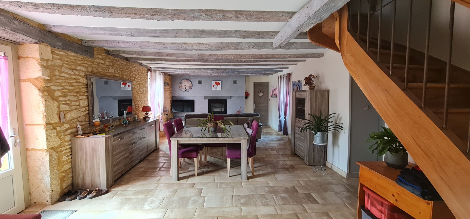 Casa nel Salignac-Eyvigues, Nouvelle-Aquitaine 10928312