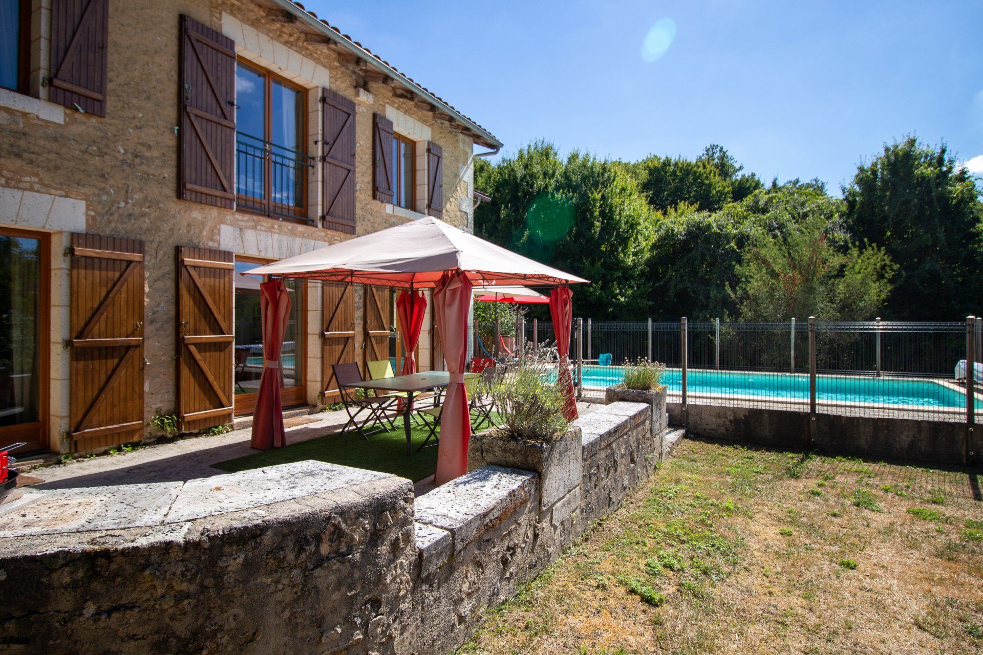 Casa nel La Rochebeaucourt-et-Argentine, Nouvelle-Aquitaine 10928400