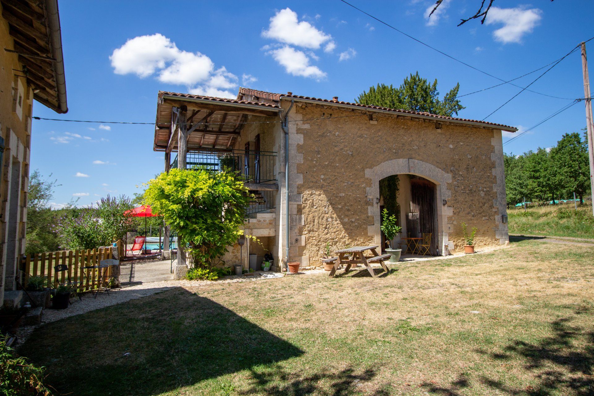 房子 在 La Rochebeaucourt-et-Argentine, Nouvelle-Aquitaine 10928400