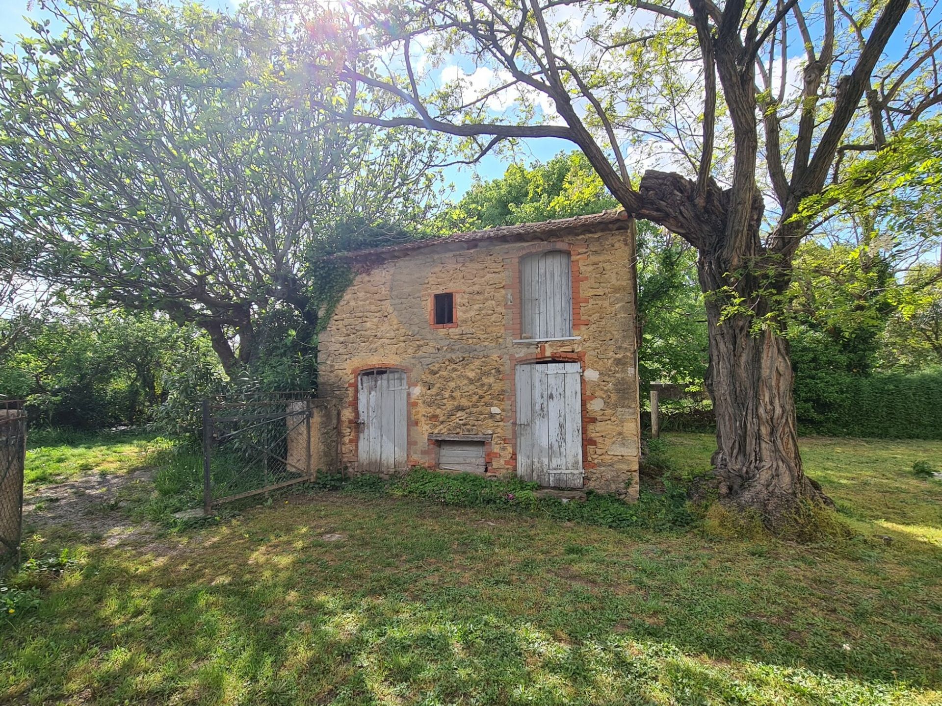 rumah dalam Sainte-Cecile-les-Vignes, Provence-Alpes-Côte d'Azur 10928500