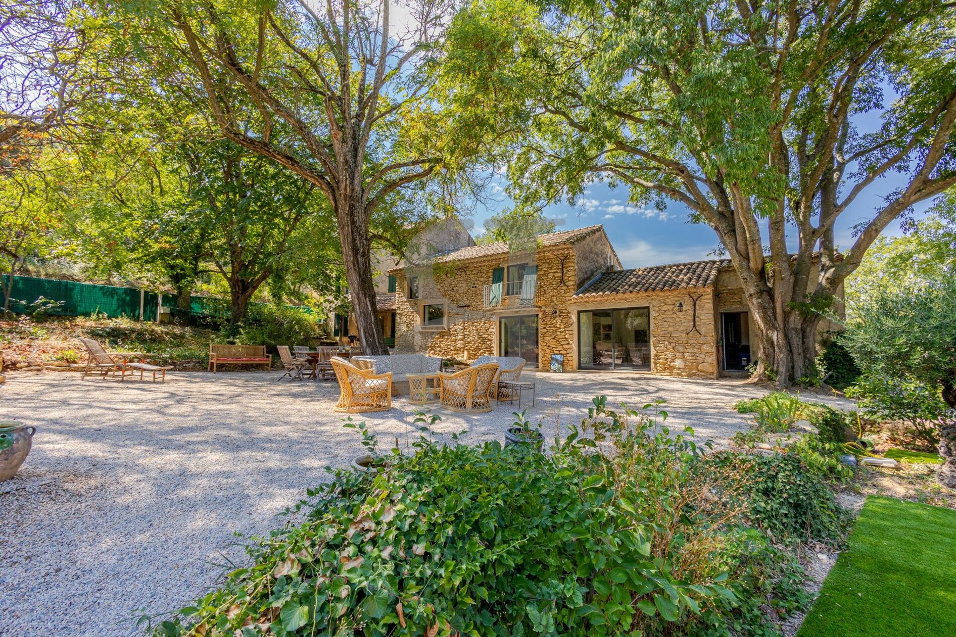 Huis in Sainte-Cécile-les-Vignes, Provence-Alpes-Côte d'Azur 10928521