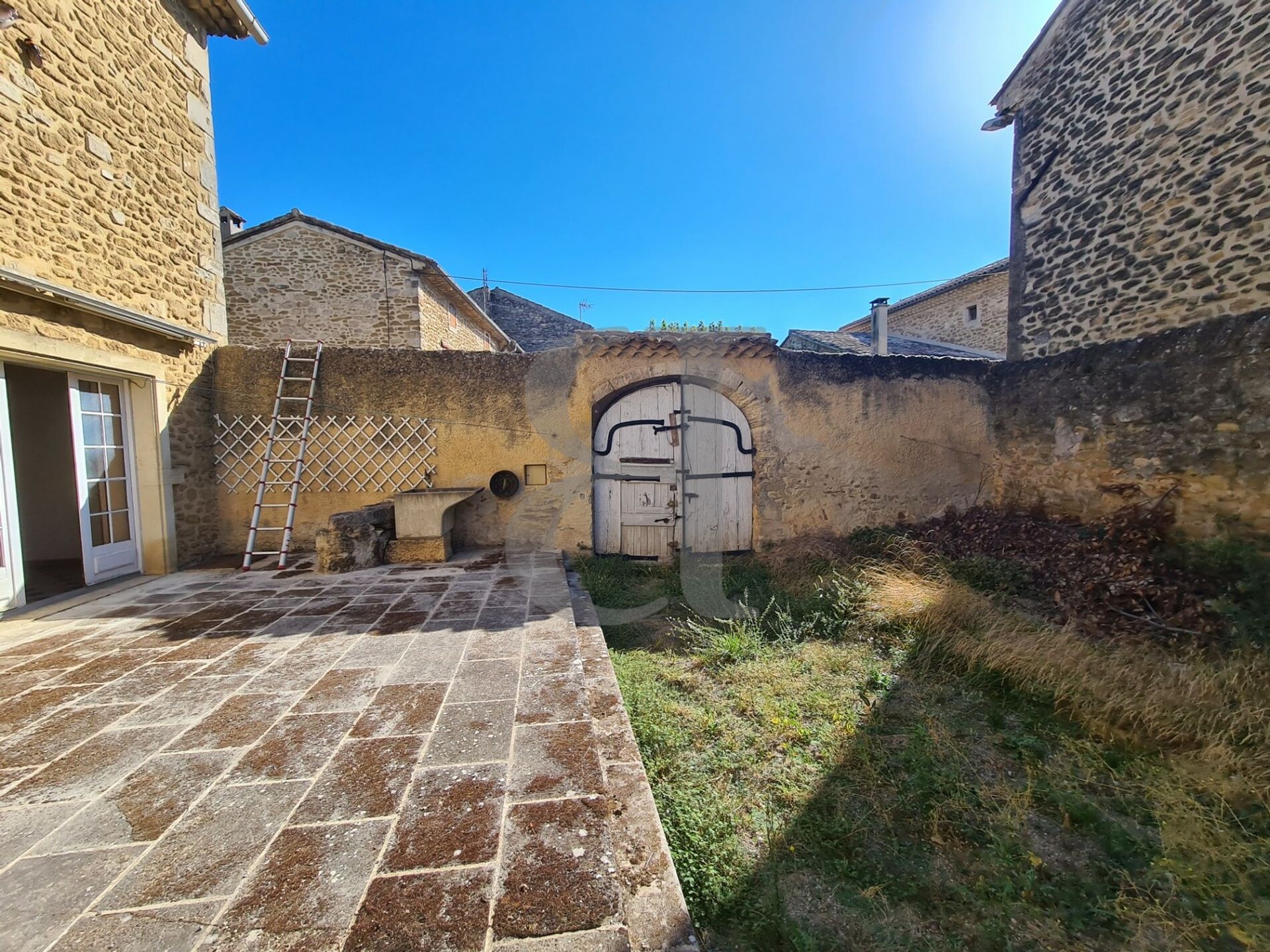 Hus i Sainte-Cecile-les-Vignes, Provence-Alpes-Cote d'Azur 10928534