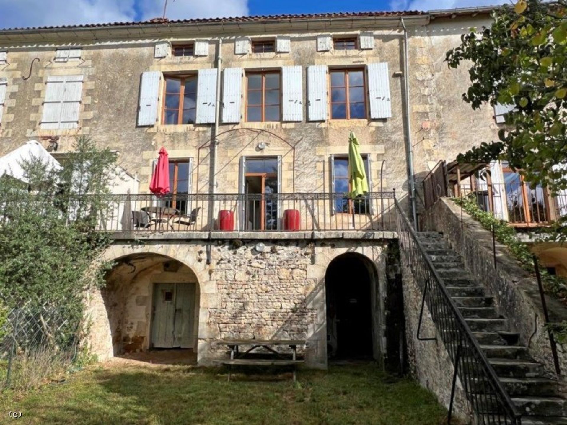 Huis in Nanteuil-en-Vallée, Nouvelle-Aquitaine 10928832