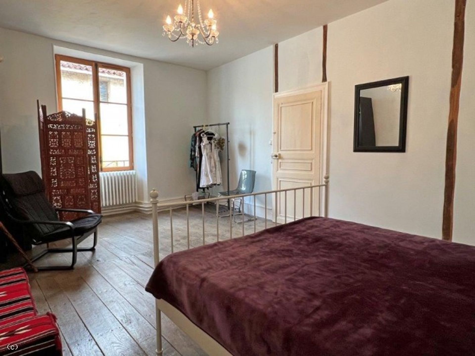 Huis in Nanteuil-en-Vallée, Nouvelle-Aquitaine 10928832