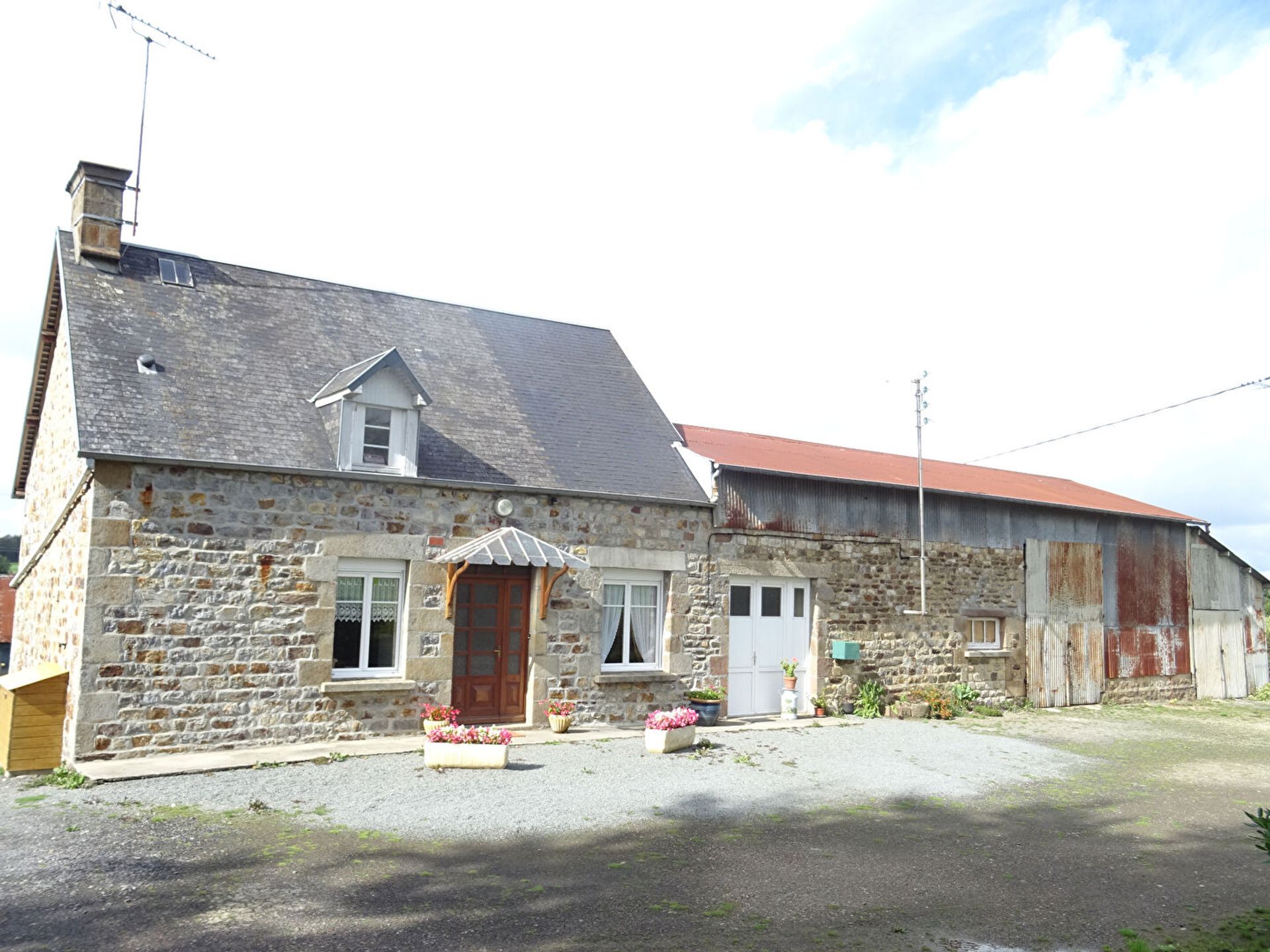 Dom w Saint-Clément-Rancoudray, Normandy 10928887