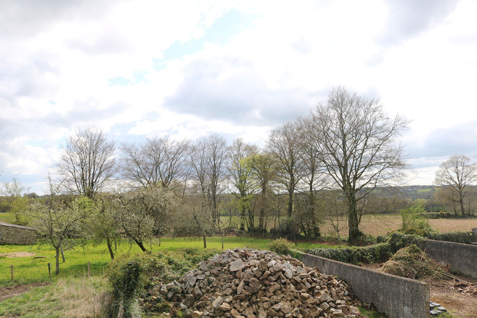 Outro no Saint-Clément-Rancoudray, Normandy 10929016