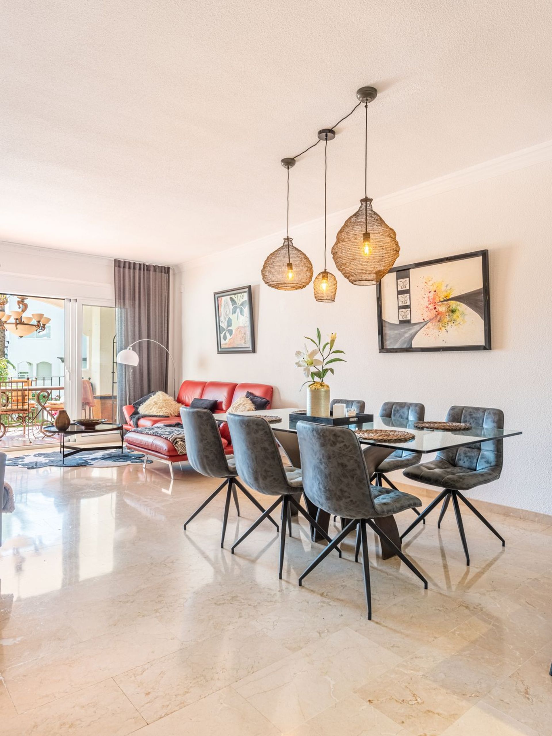 Condominium in Marbella, Andalucía 10929530