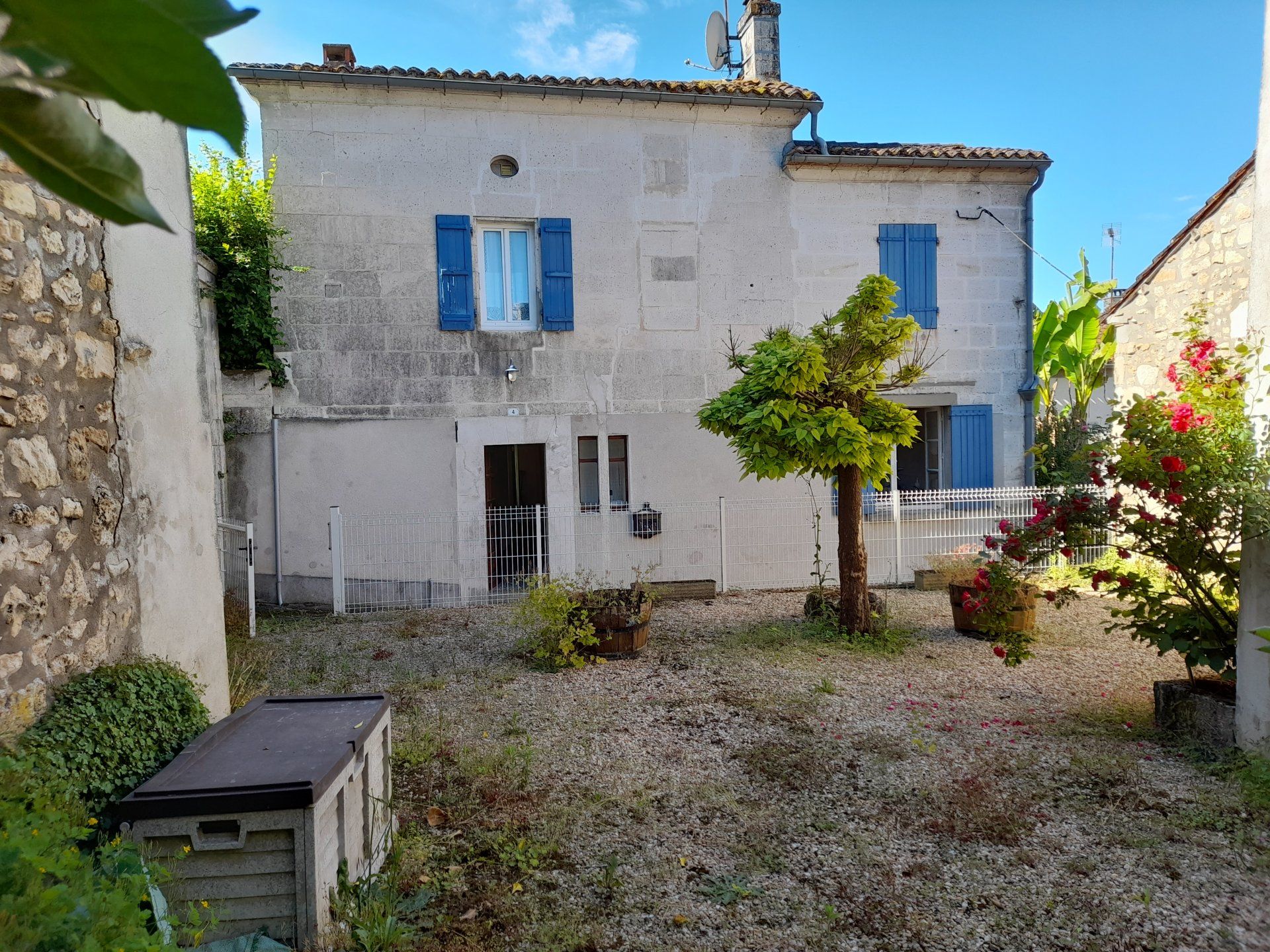 loger dans La Rochebeaucourt-et-Argentine, Nouvelle-Aquitaine 10929724