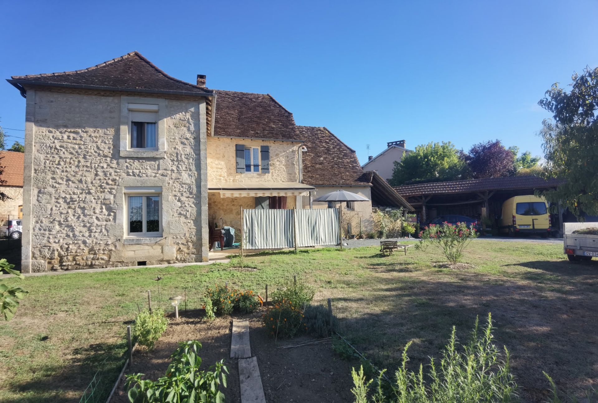 House in Hautefort, Nouvelle-Aquitaine 10929797