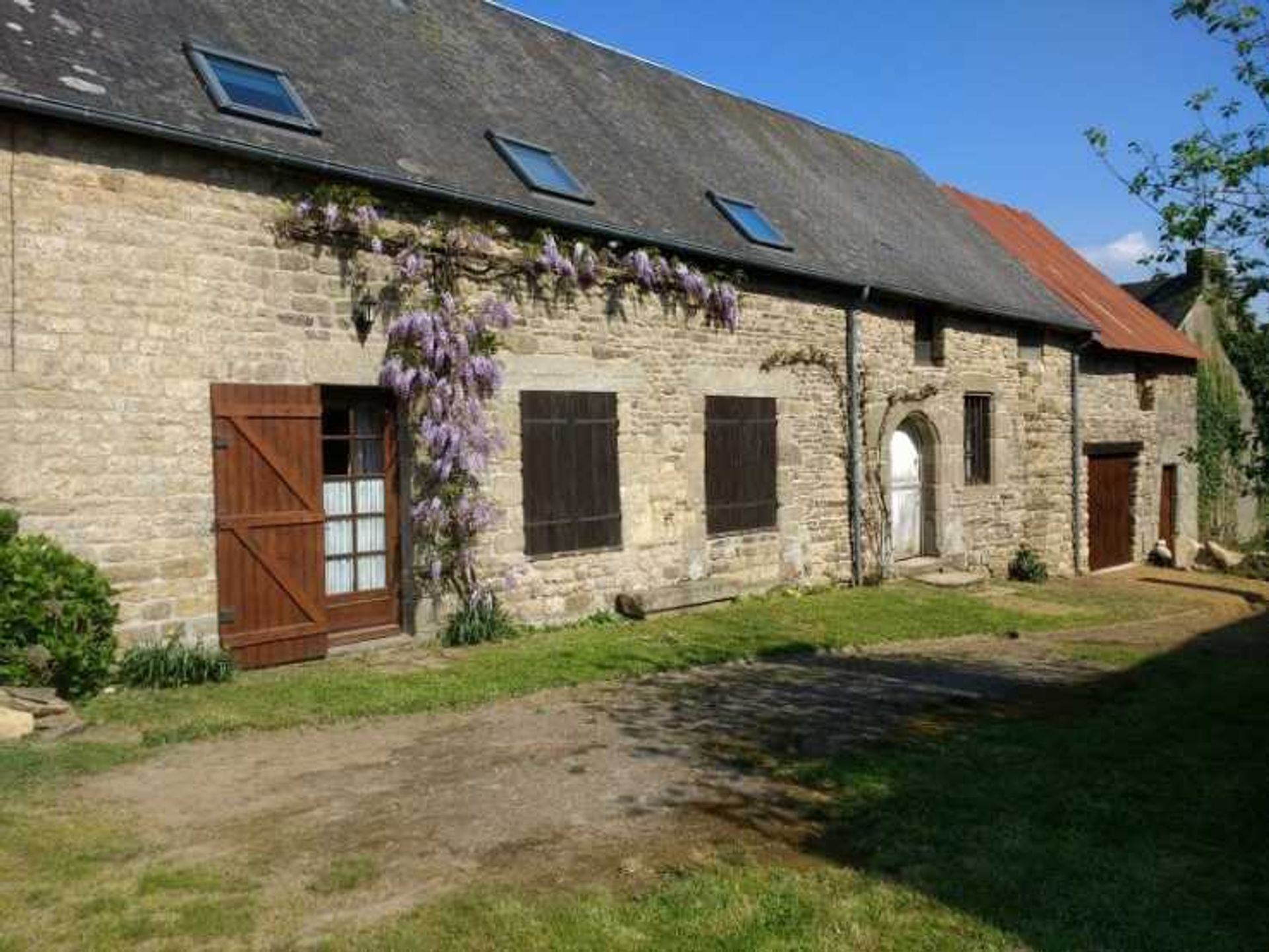 Hus i Sainte-Marie-du-Bois, Normandie 10930036