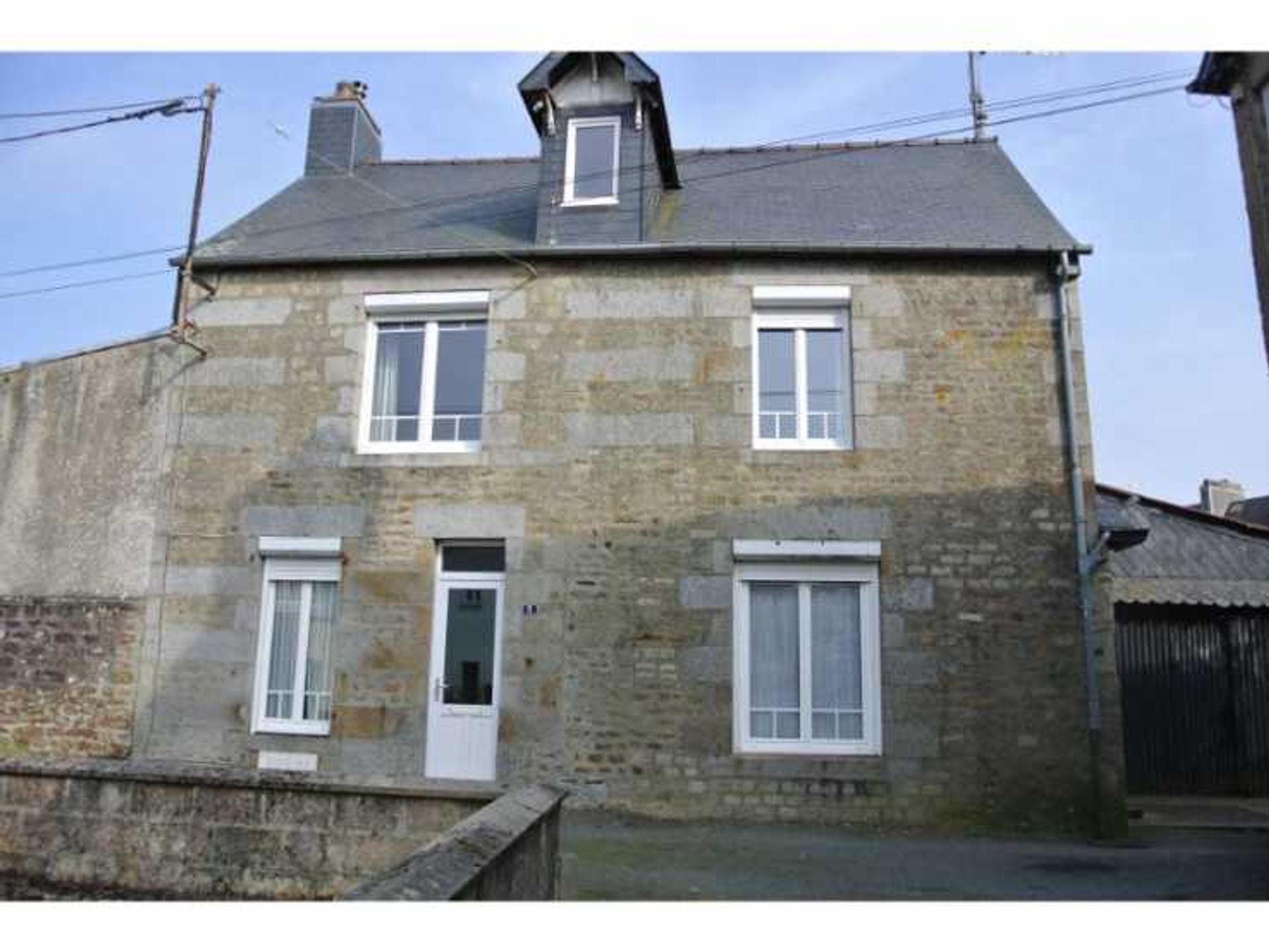 rumah dalam Dendam, Normandie 10930045