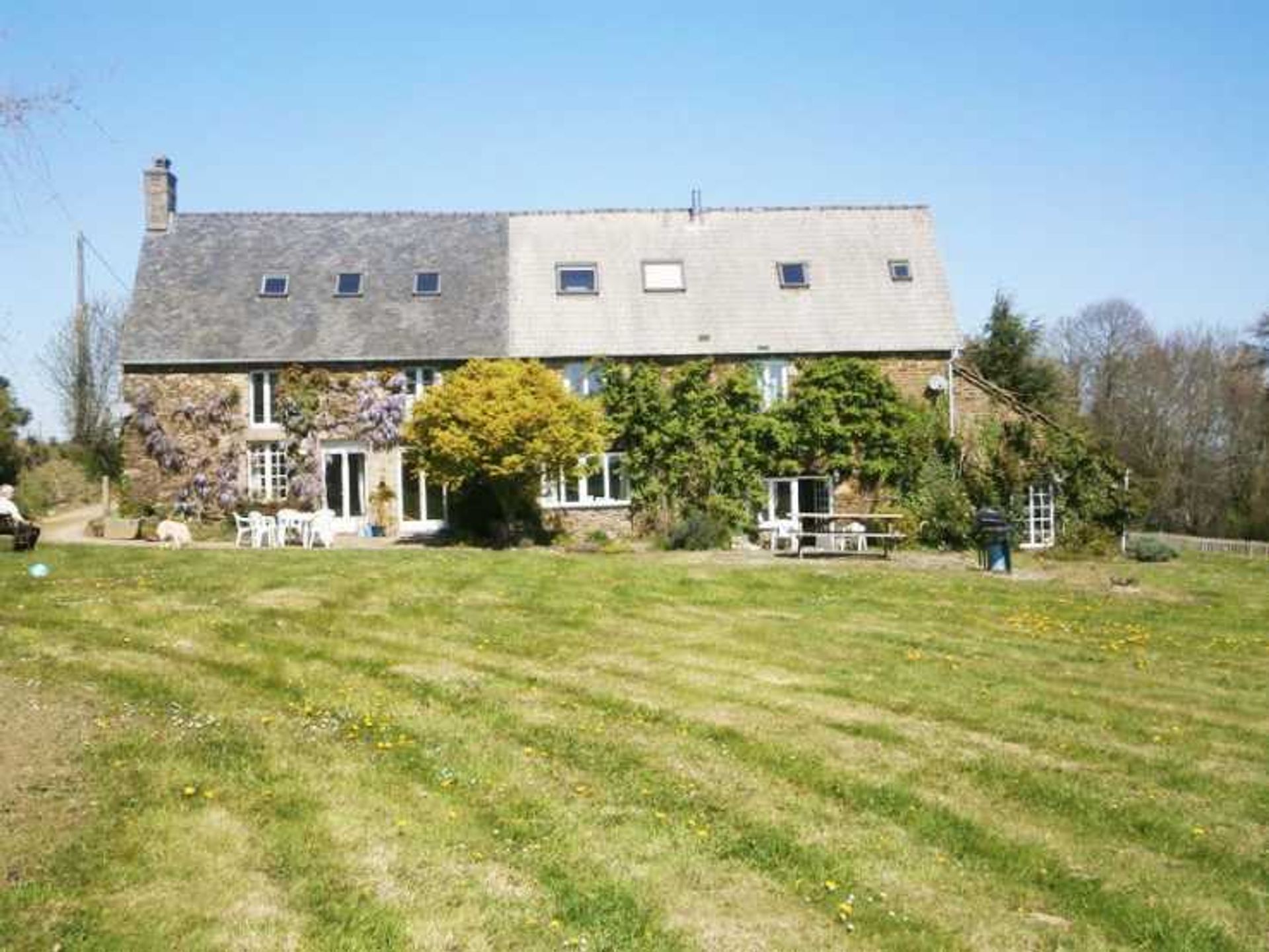 بيت في Saint-Hilaire-du-Harcouet, Normandie 10930075