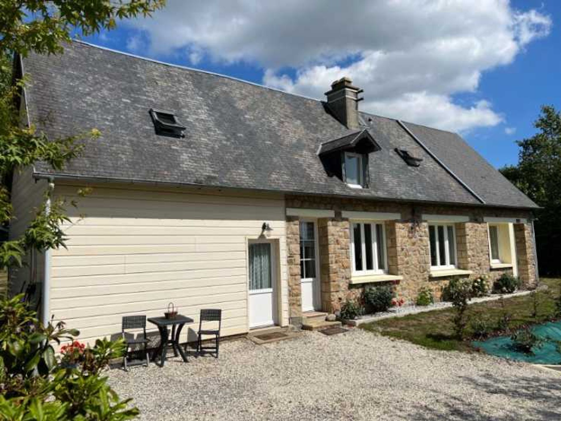 casa en Saint-Hilaire-du-Harcouët, Normandía 10930136