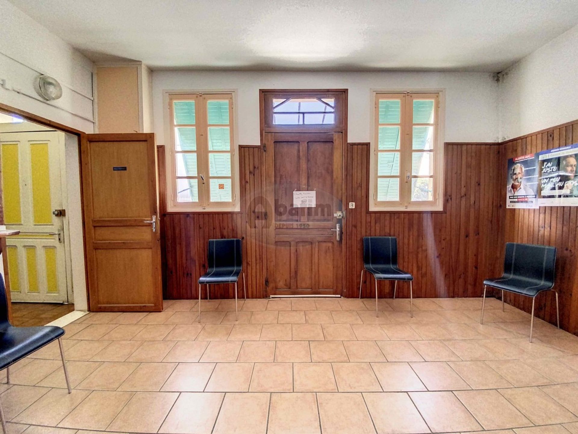 Bureau dans , Occitanie 10930166