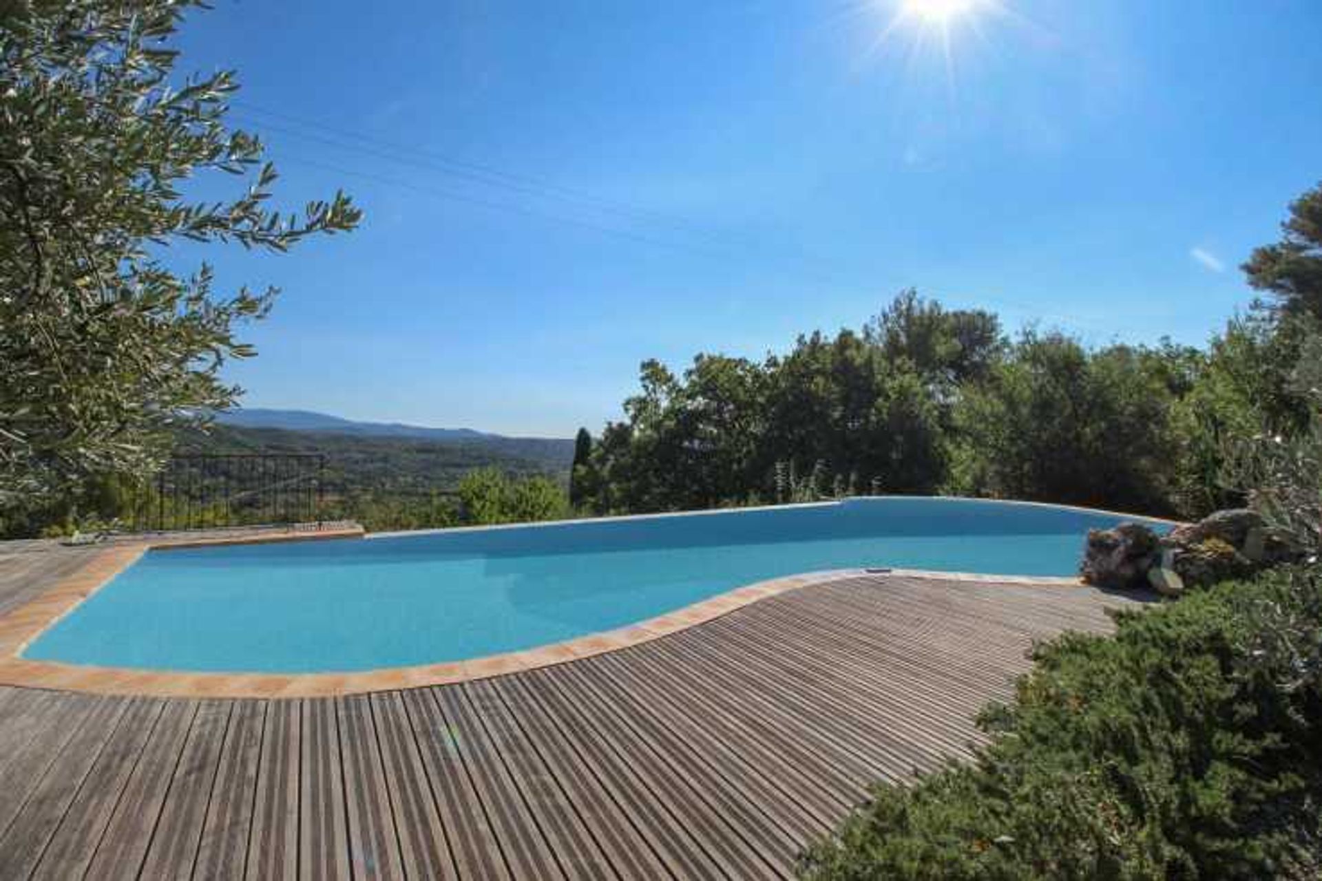 rumah dalam Seillans, Provence-Alpes-Côte d'Azur 10930233