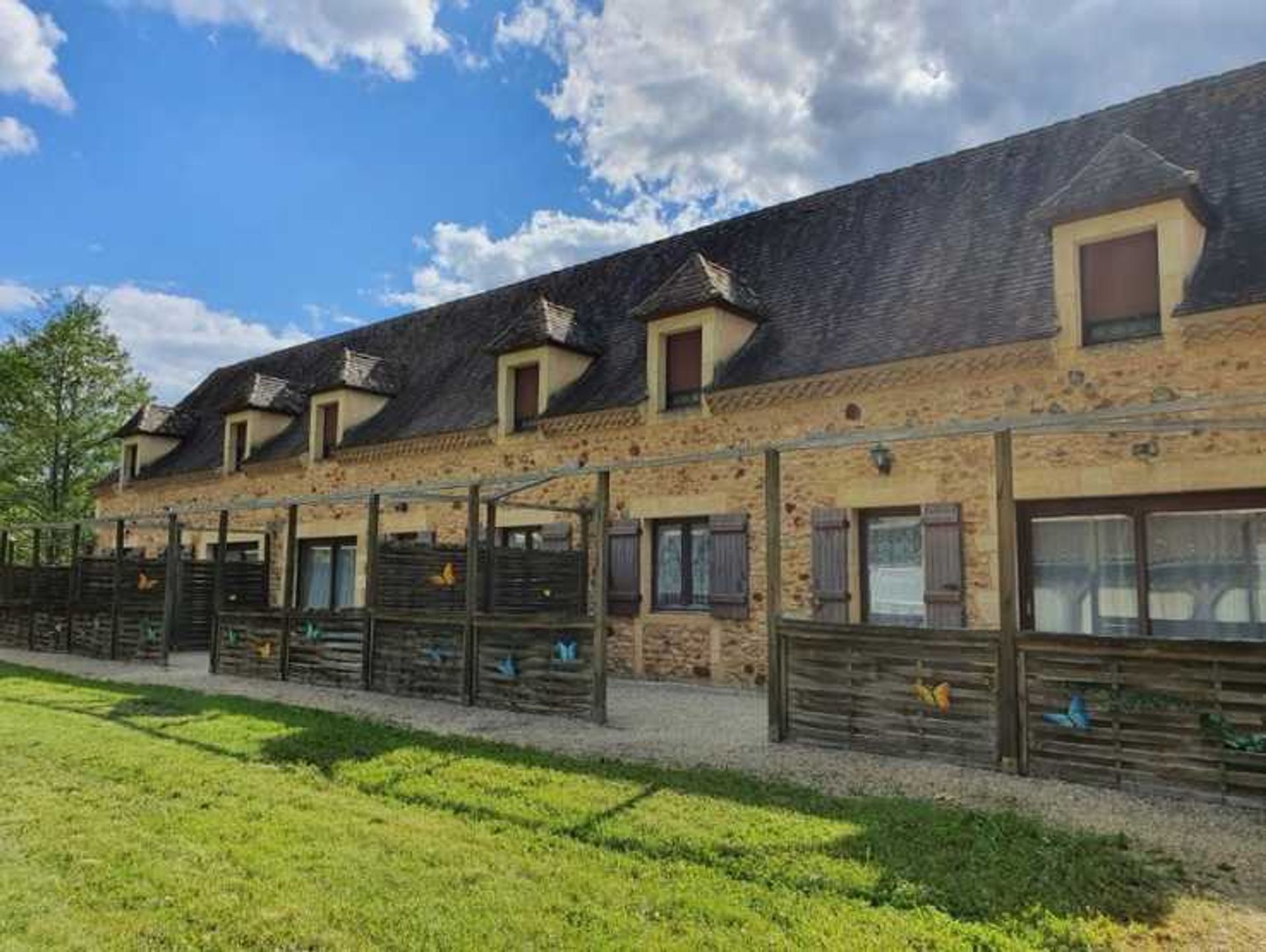 Huis in Rouffignac-Saint-Cernin-de-Reilhac, Nouvelle-Aquitaine 10930281