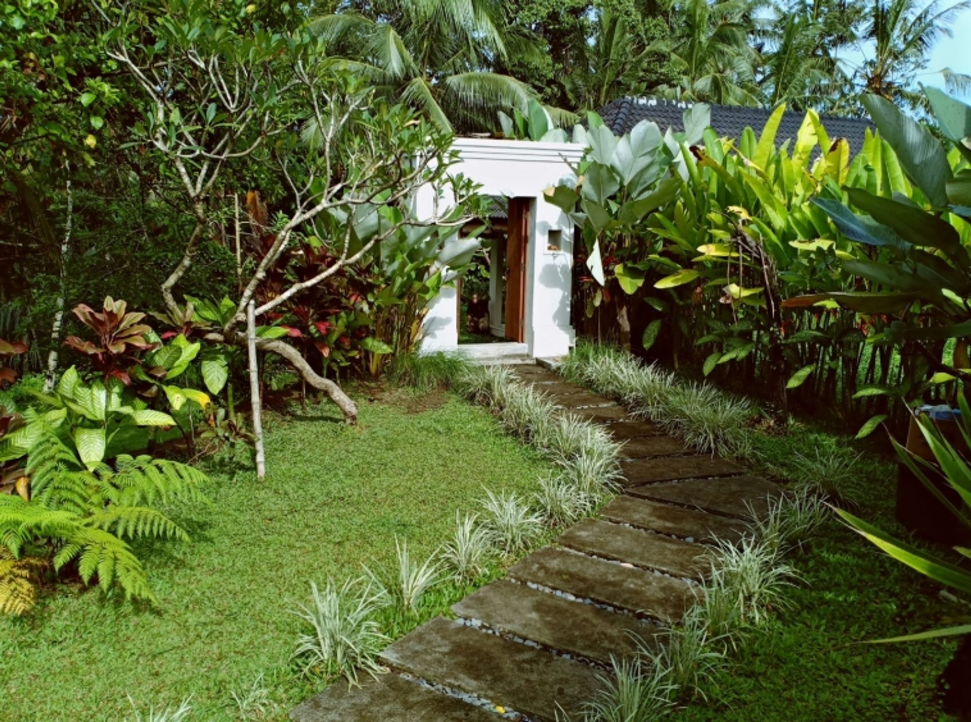 rumah dalam Banjar Pekenjelodan, Bali 10930610