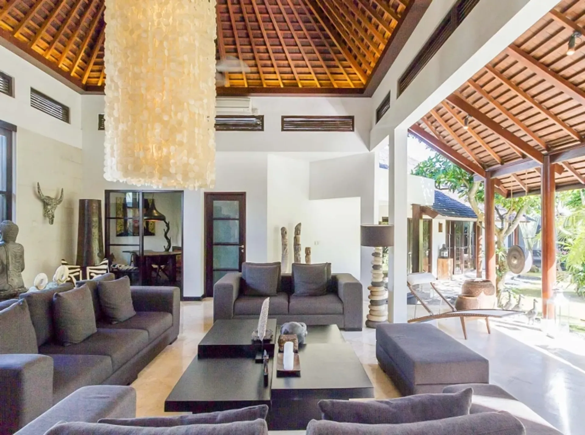 casa en peliatán, bali 10930628