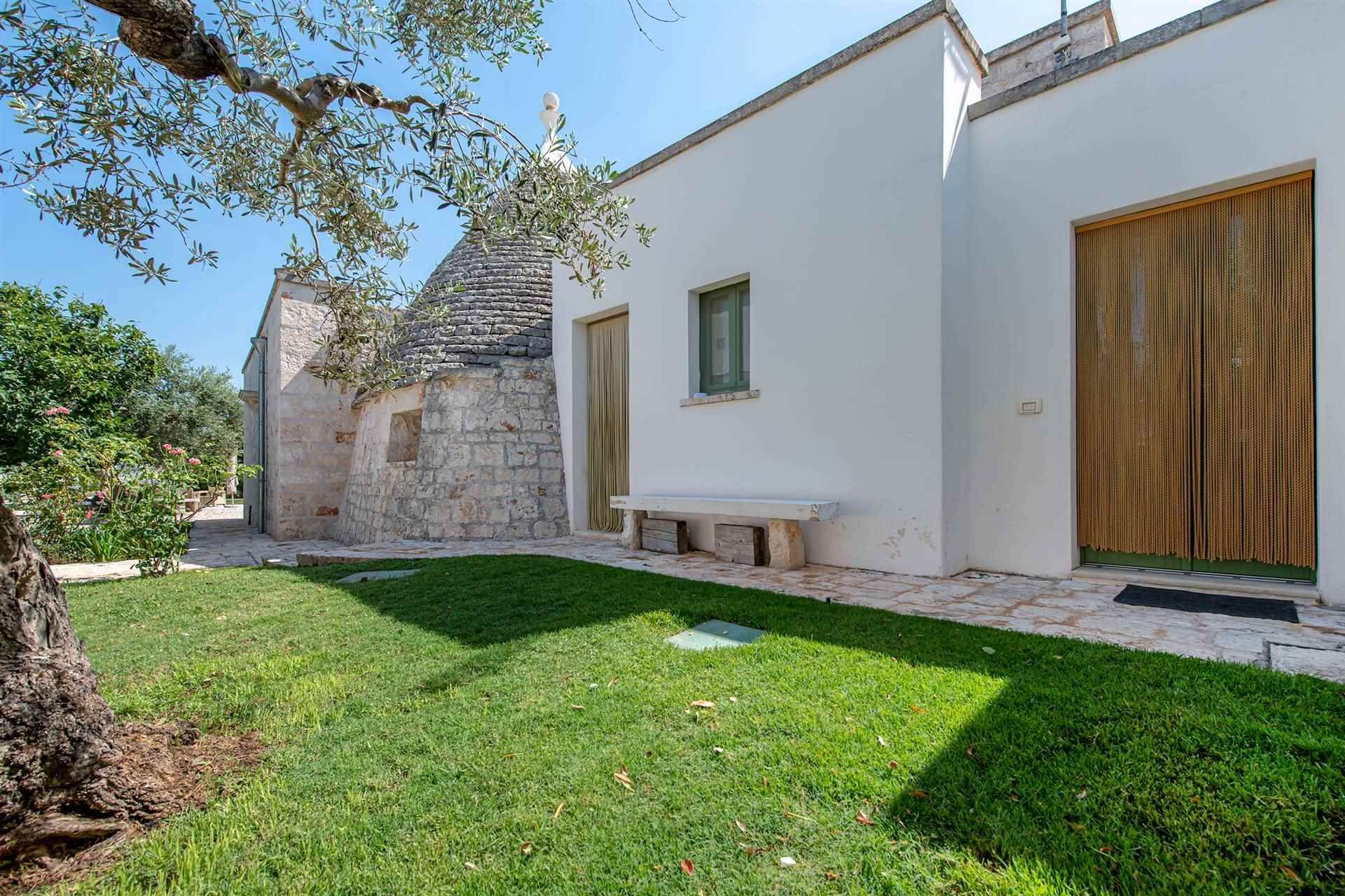 Haus im Locorotondo, Apulia 10930692