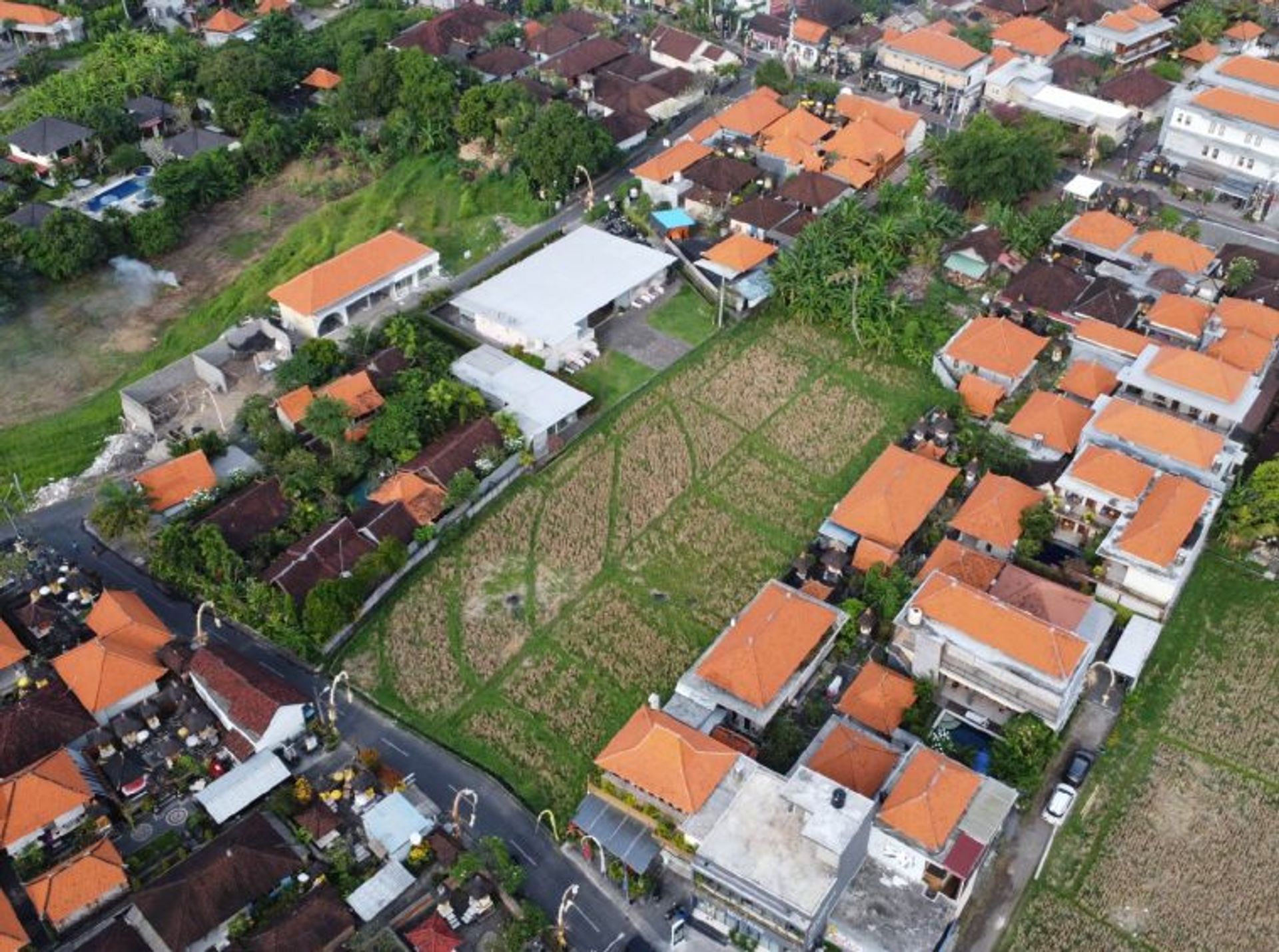 Maa sisään Padanglinjong, Bali 10930724