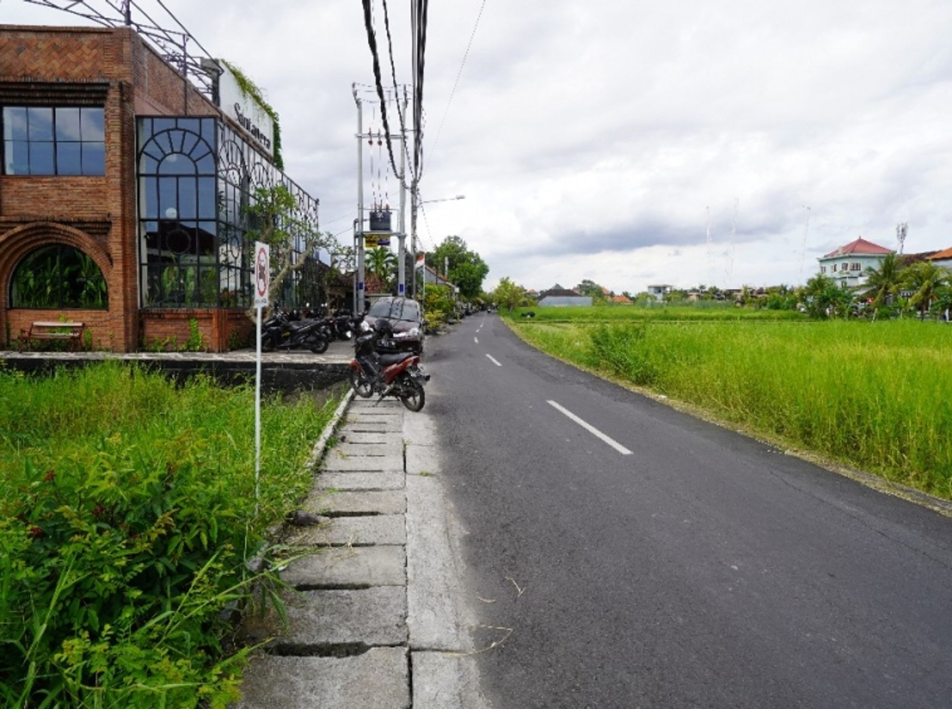 Terre dans Padanglinjong, Bali 10930771