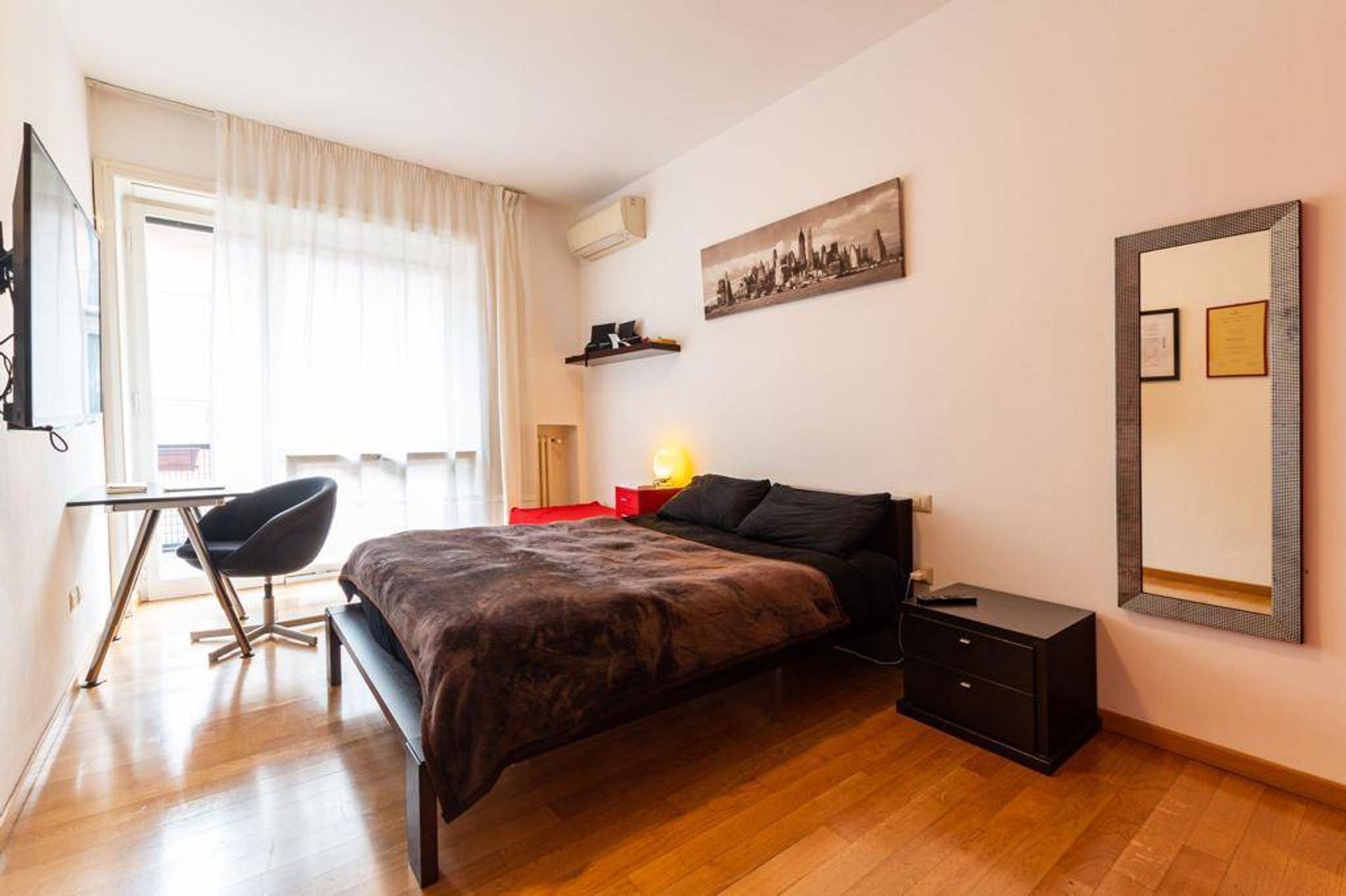 Condominium in Milan, Lombardy 10930816