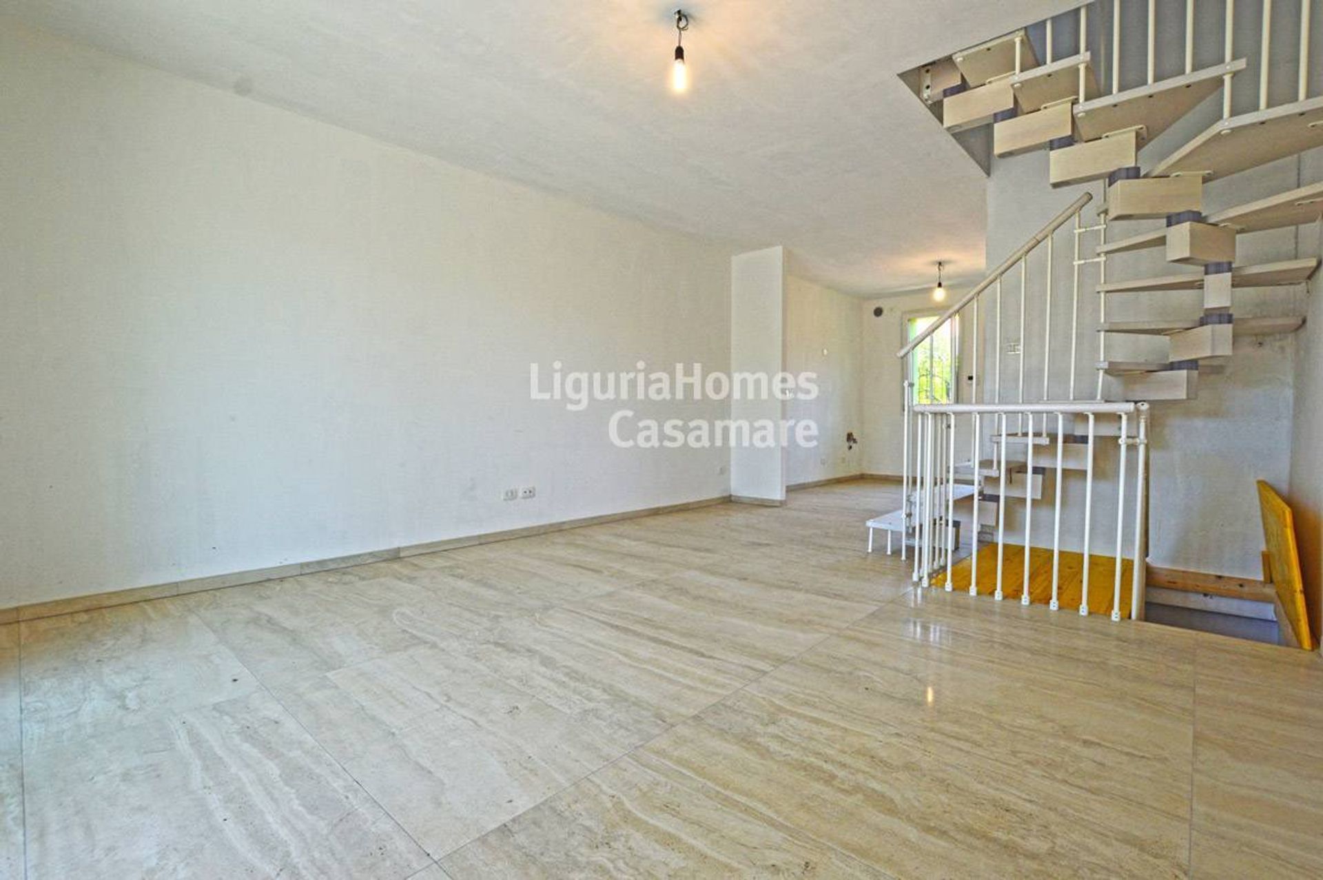 Osakehuoneisto sisään Bordighera, Liguria 10930831