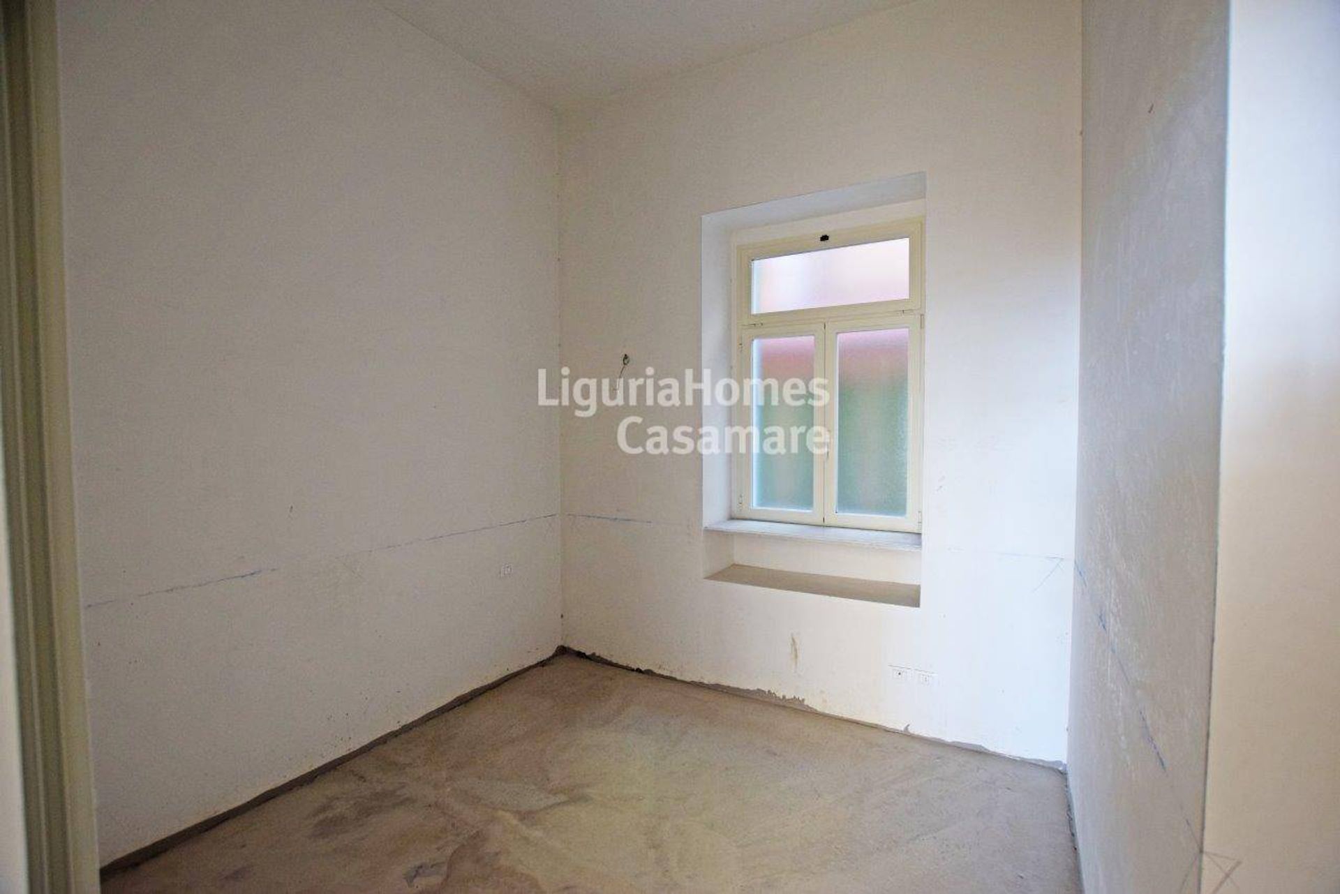 Condominium dans Ospedaletti, Liguria 10930945