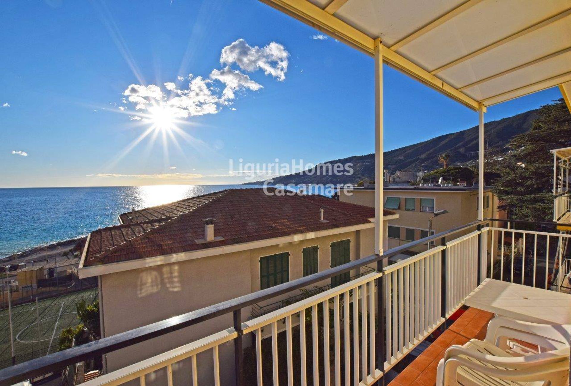 Condominium dans Ospedaletti, Liguria 10930967