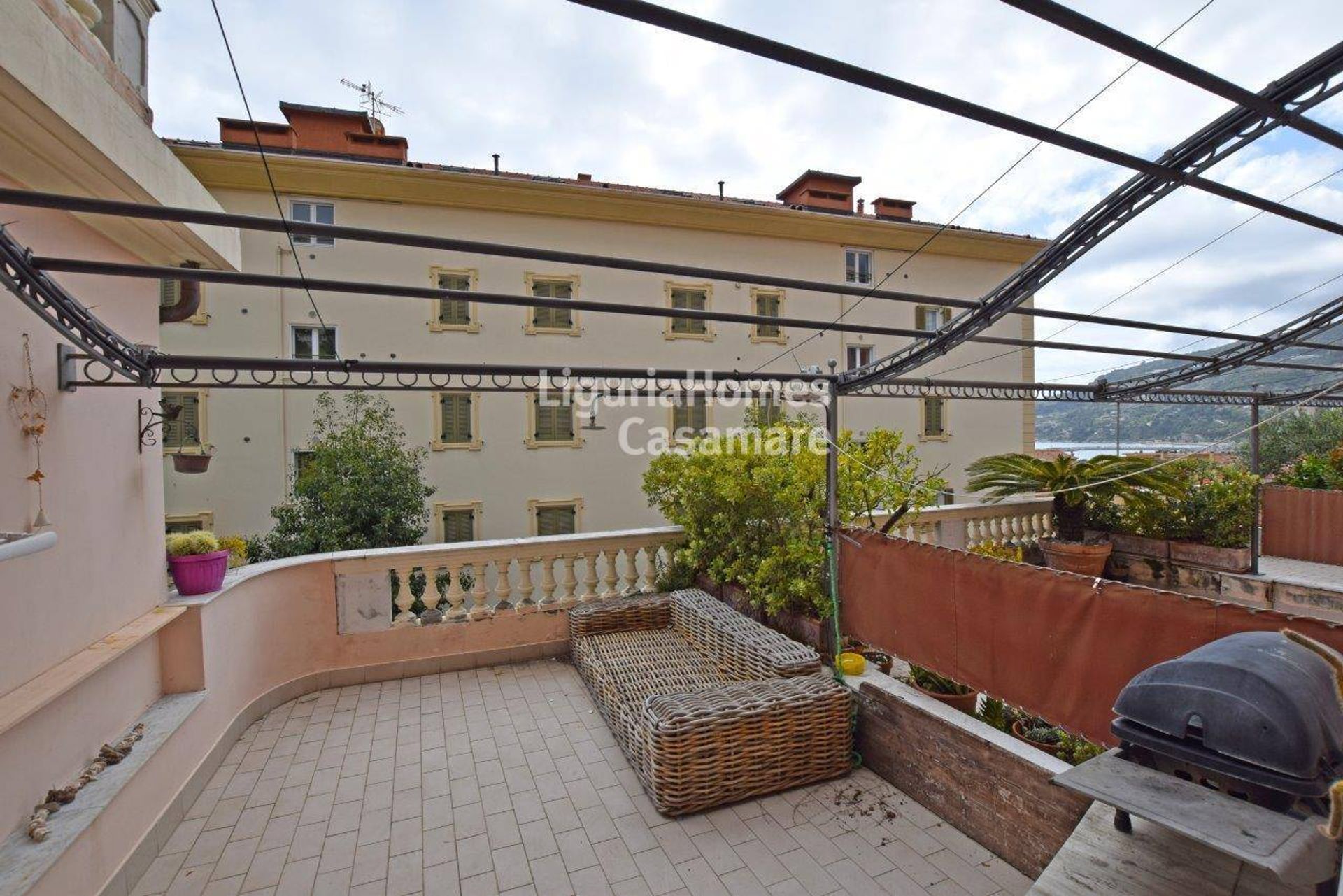 Condominio nel Ospedaletti, Liguria 10930976