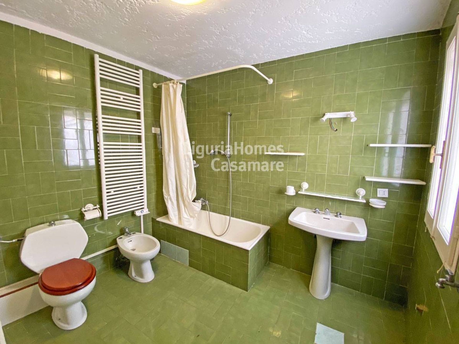 Condominium in Ventimiglia, Liguria 10930978