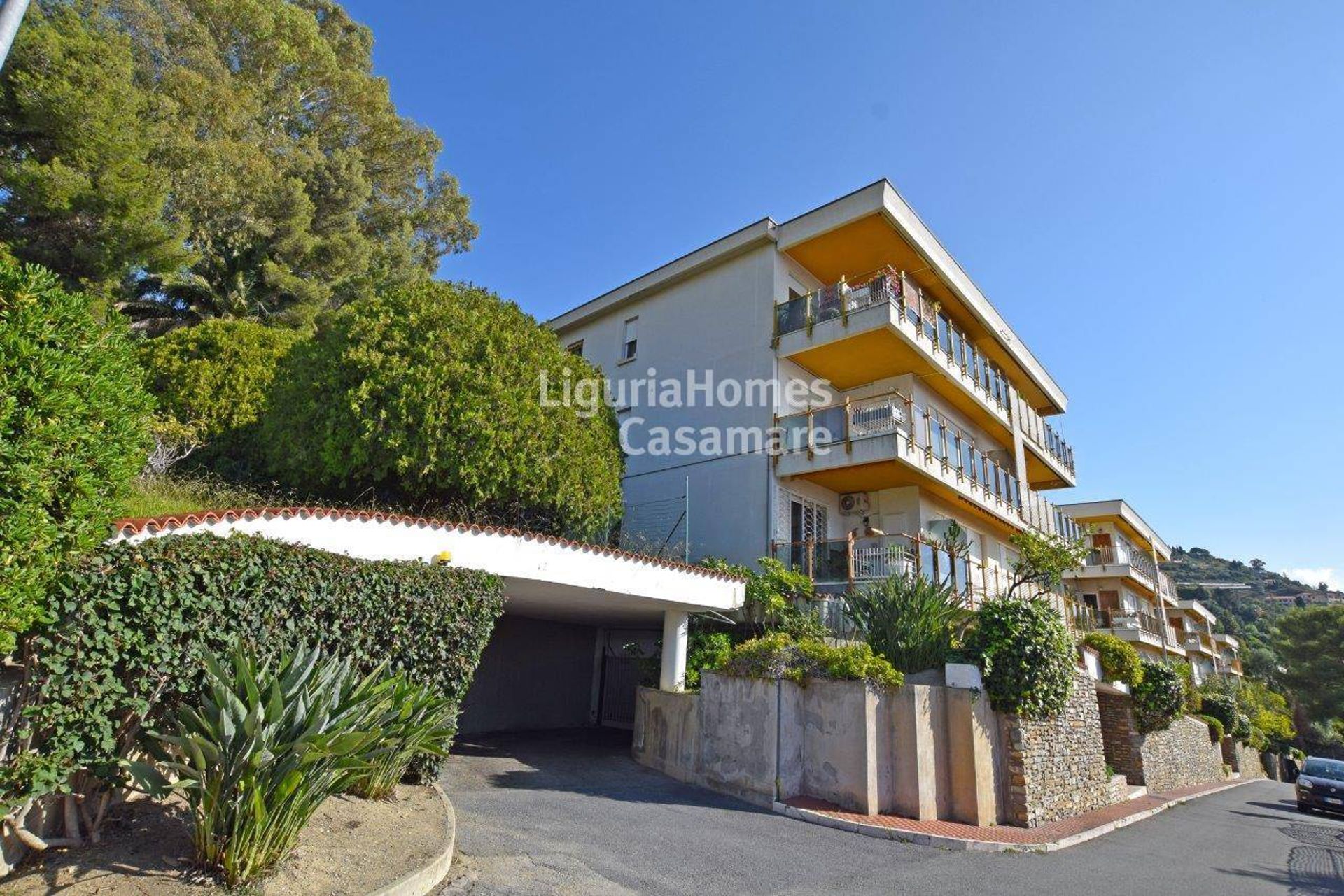 Condominium dans Ospedaletti, Ligurie 10930981